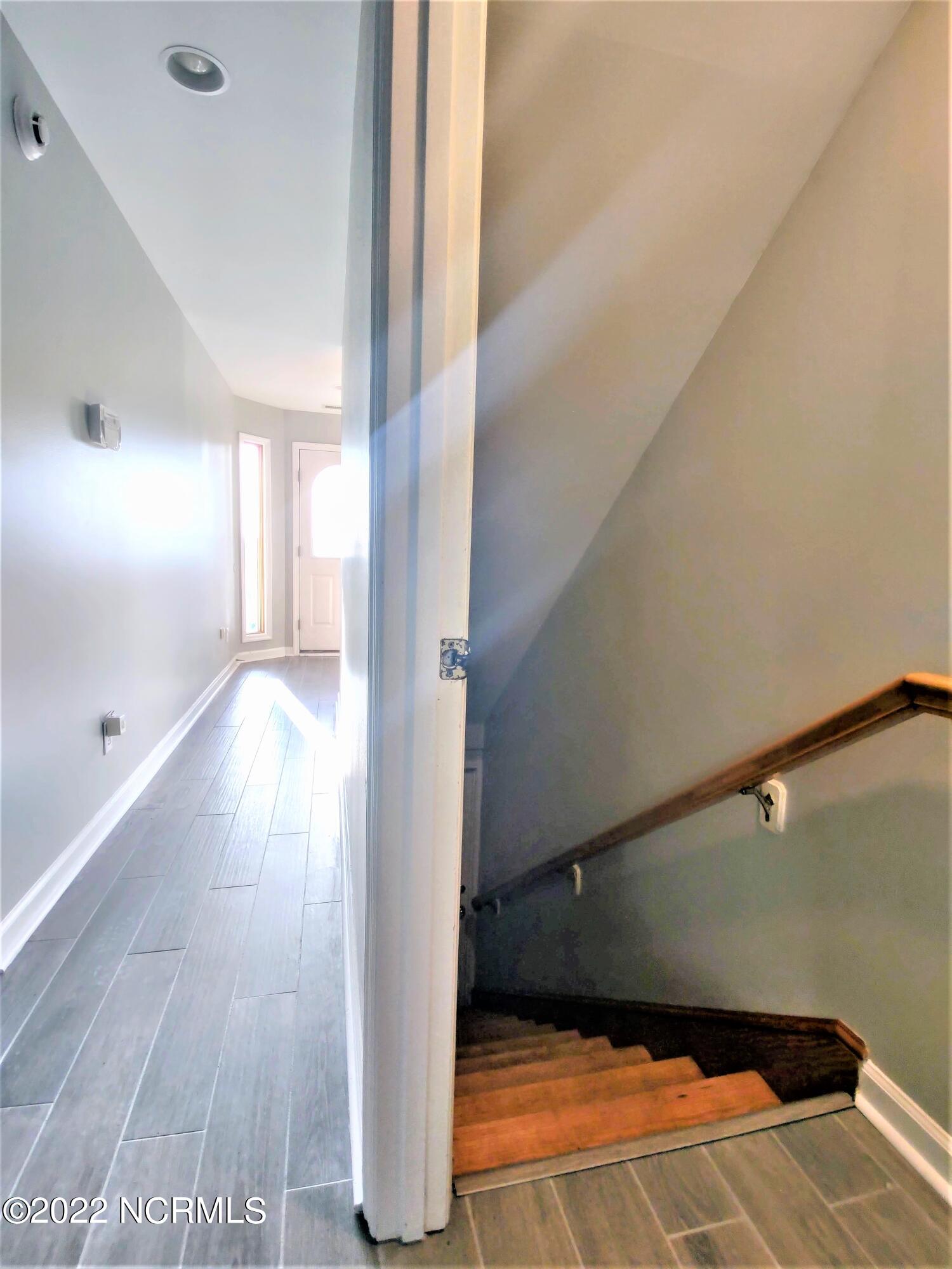 100546832 | Photo 33