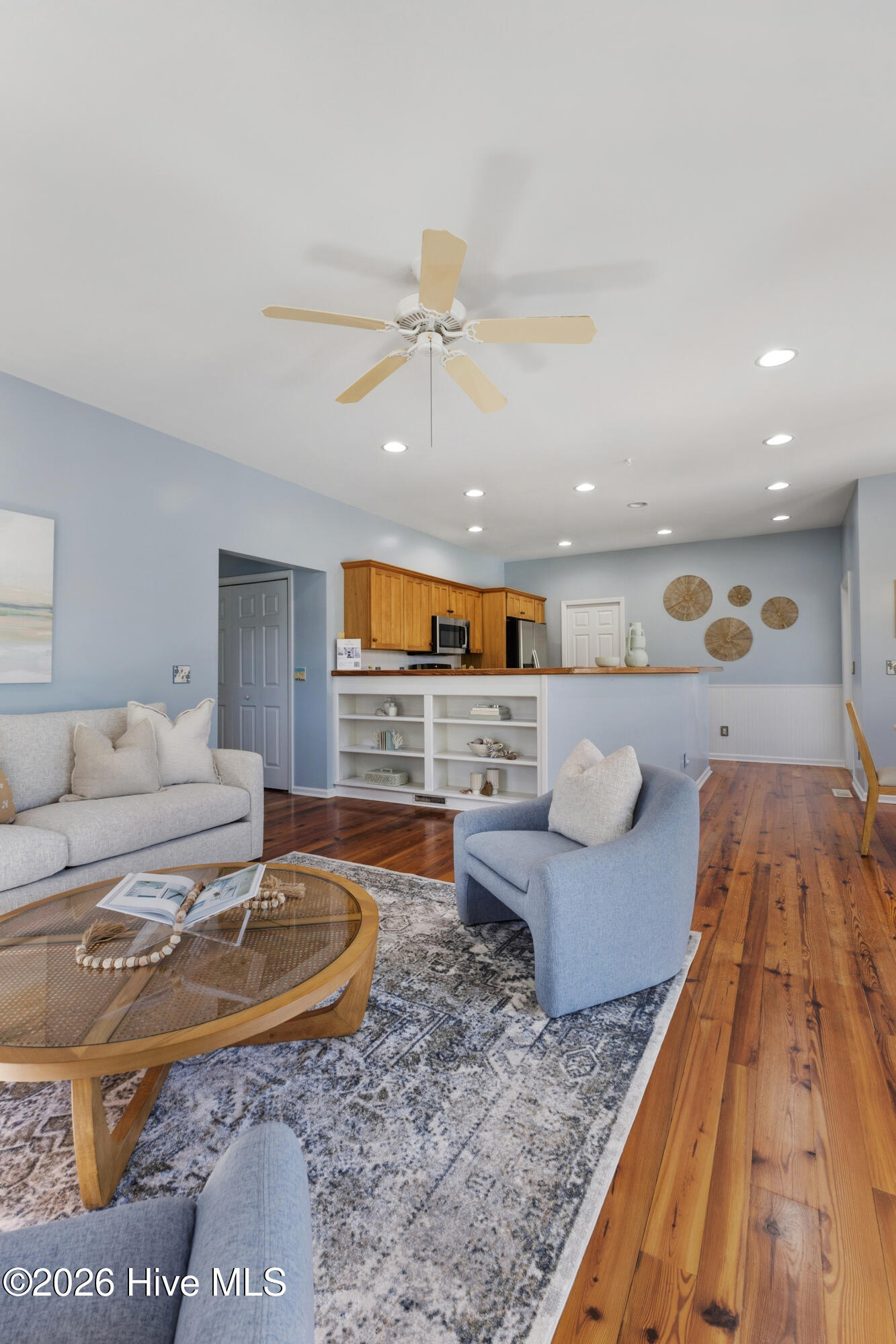 100535794 | Photo 13