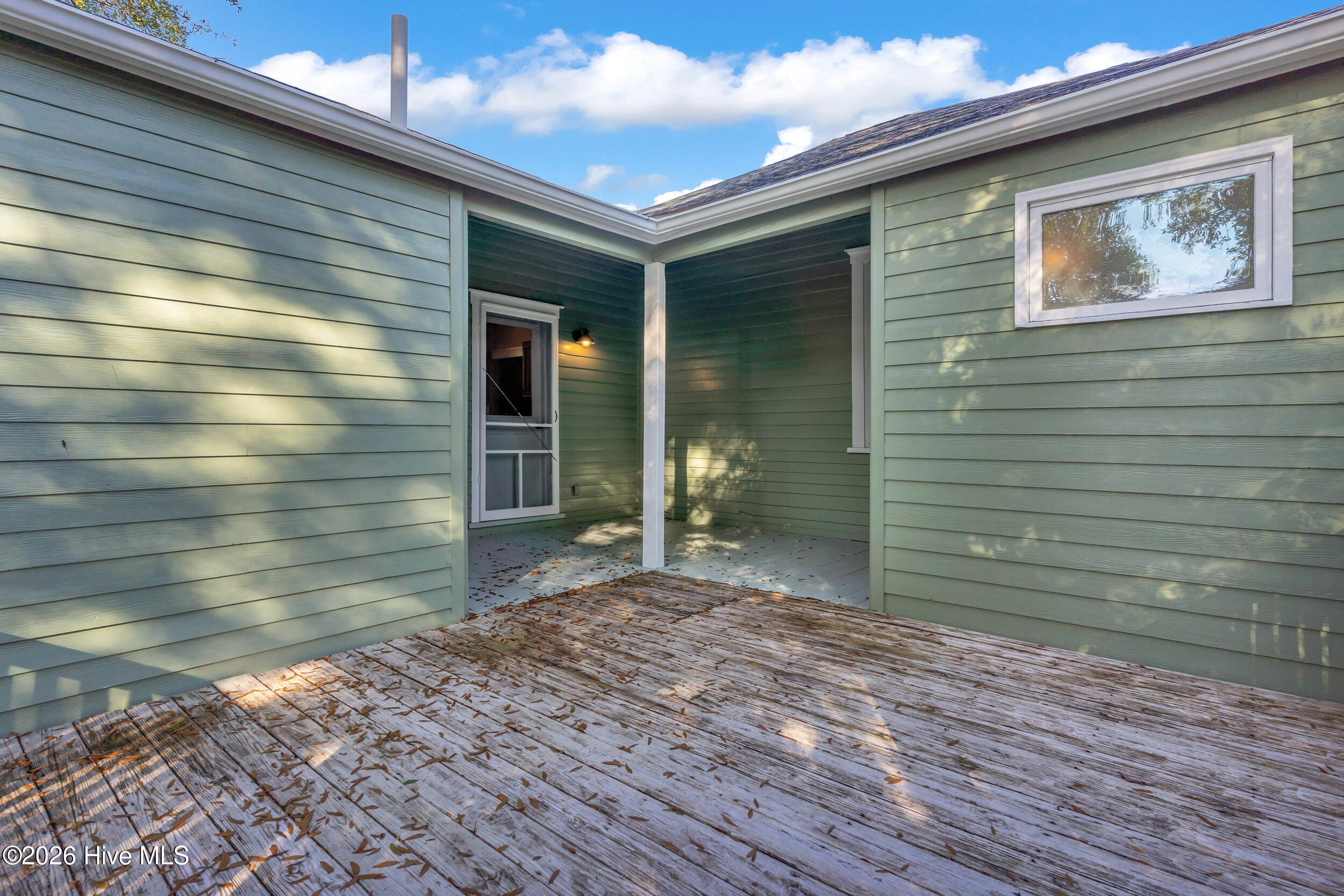 100528129 | Photo 42