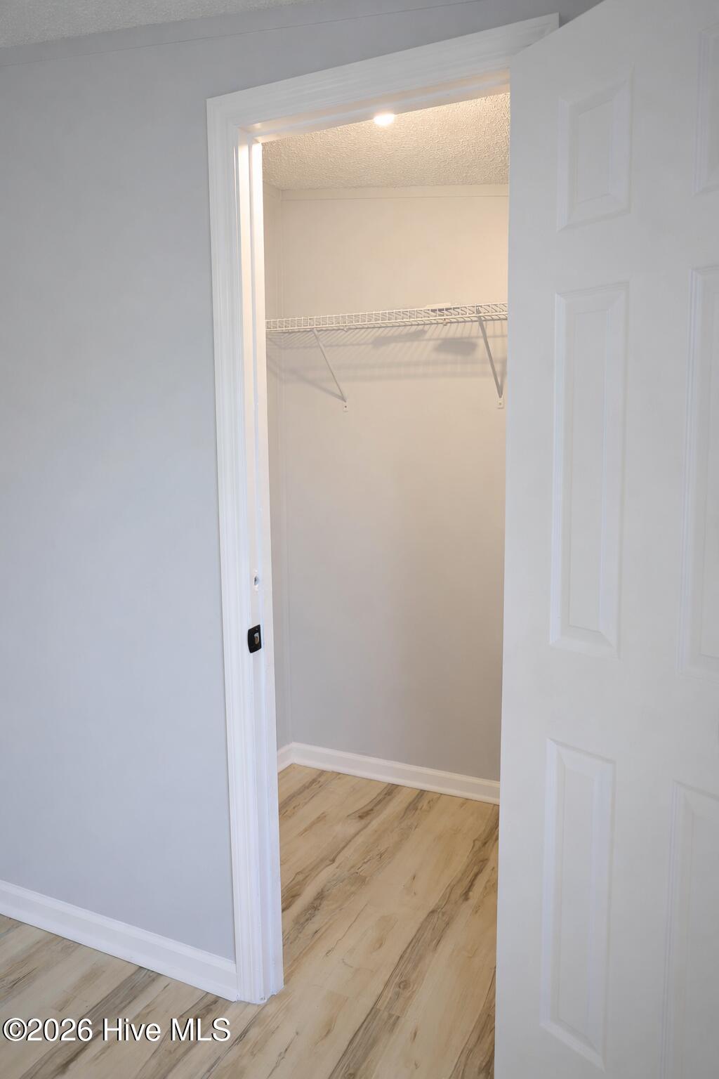 100567859 | Photo 35