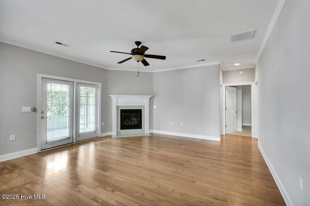 100558712 | Photo 13