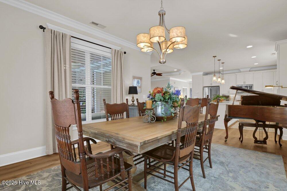 100550576 | Photo 21