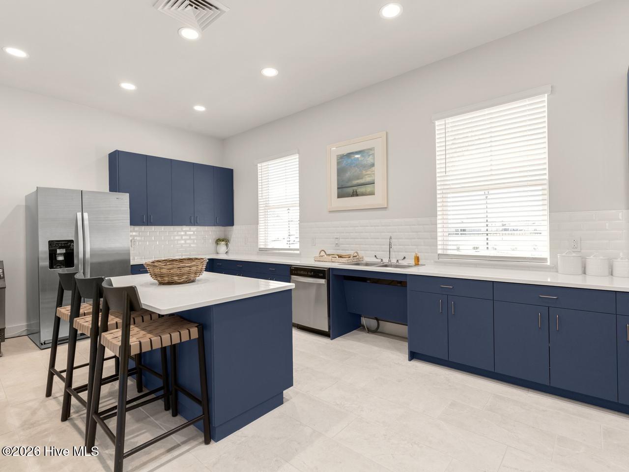 100570526 | Photo 23