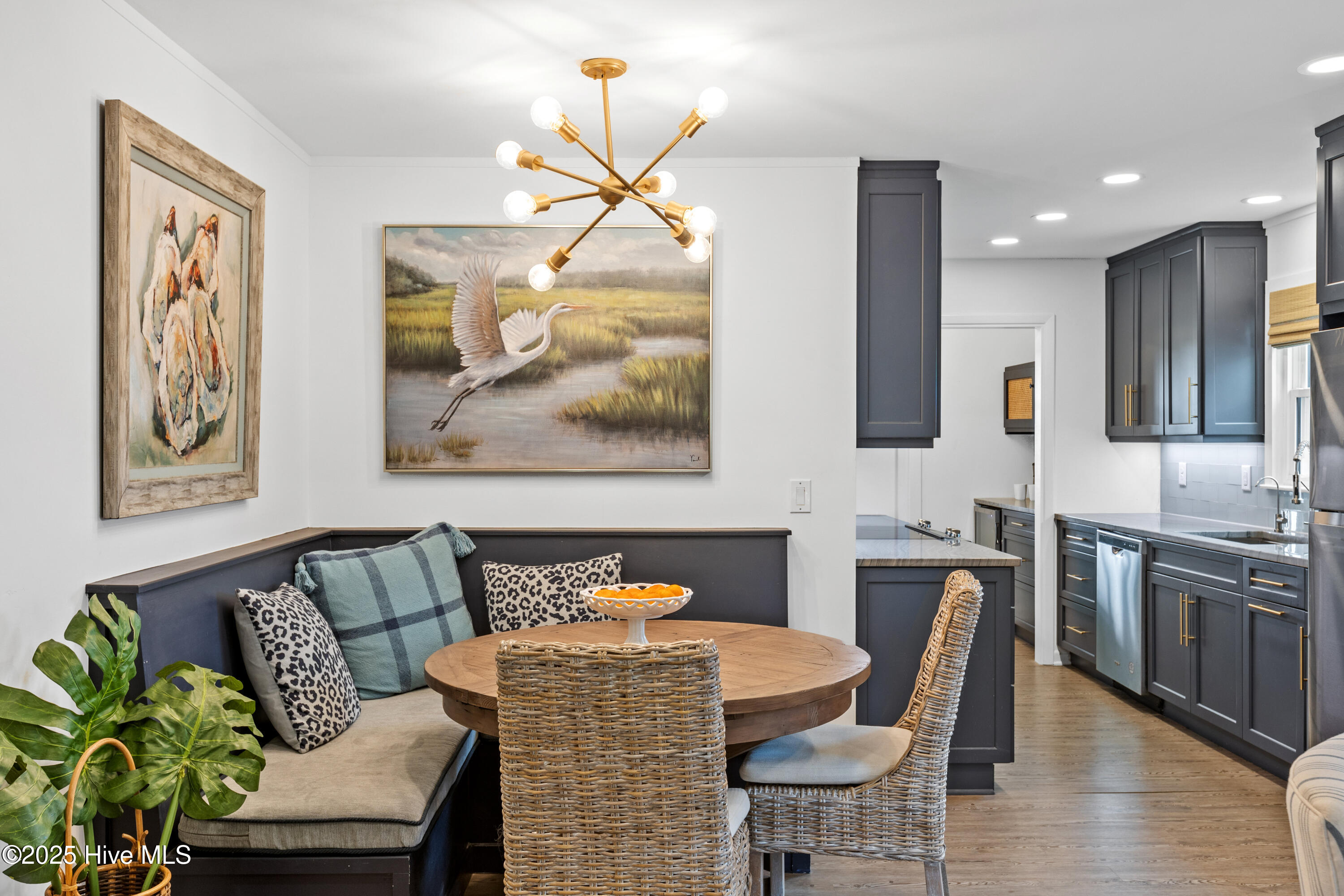 100567814 | Photo 40