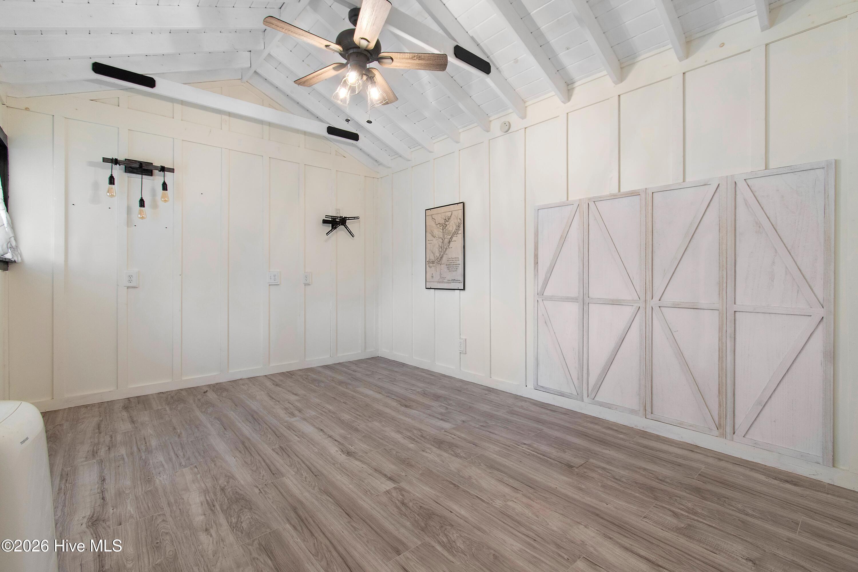 100553657 | Photo 34