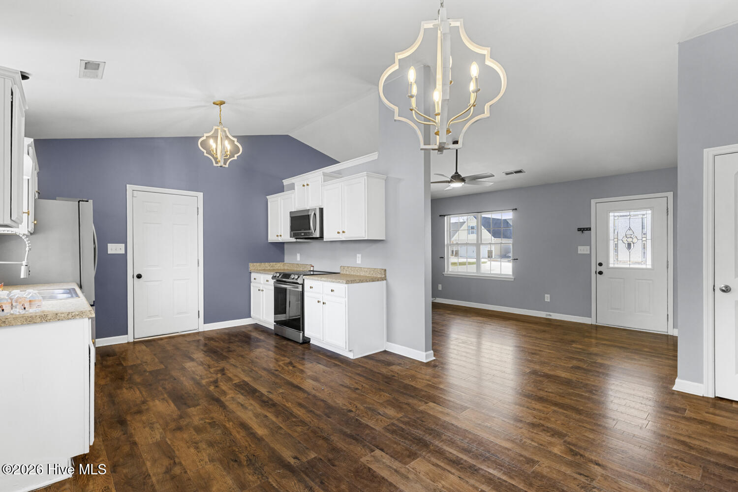 100534497 | Photo 15