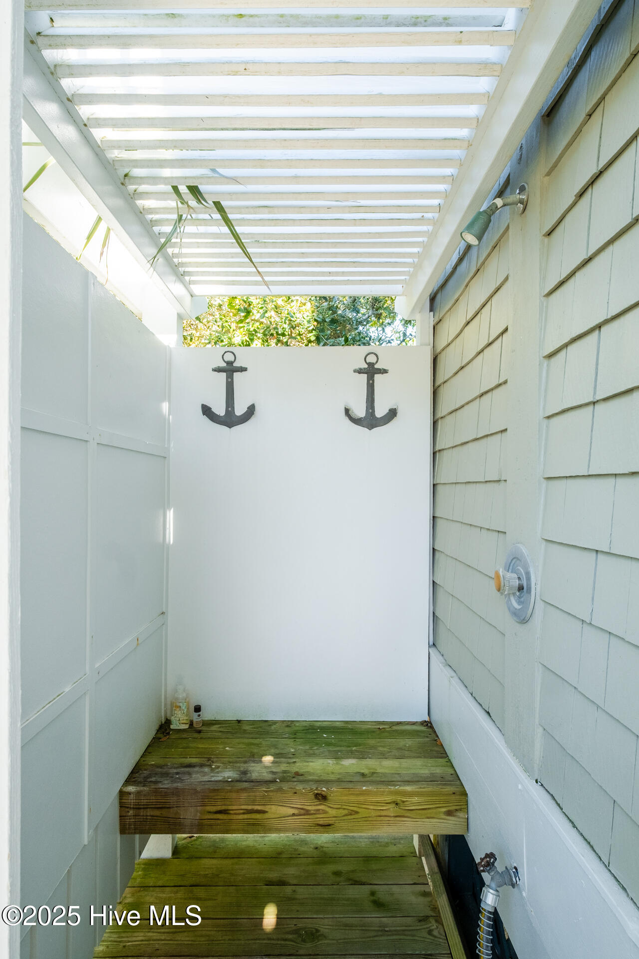 100493663 | Photo 42