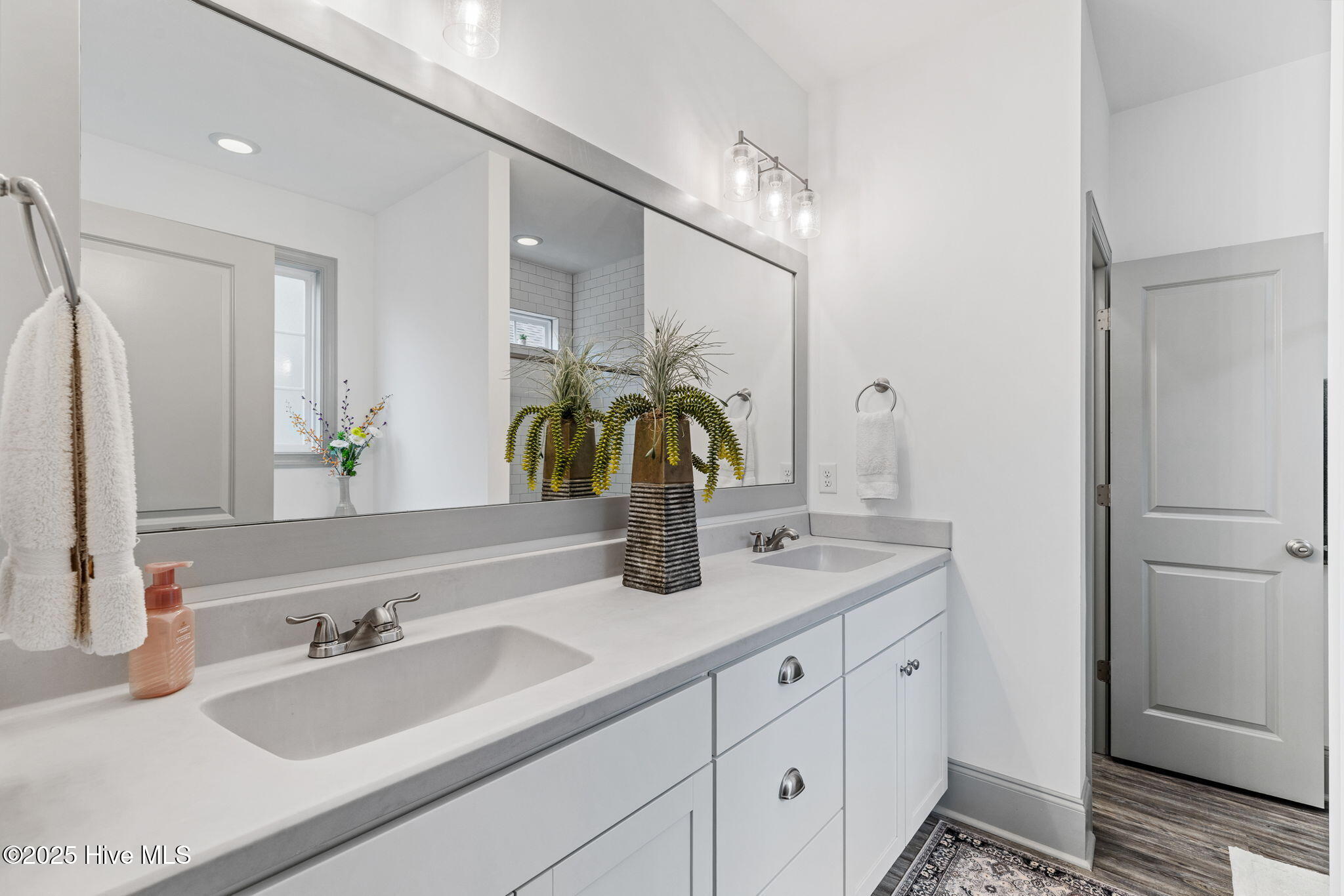 100541268 | Photo 31