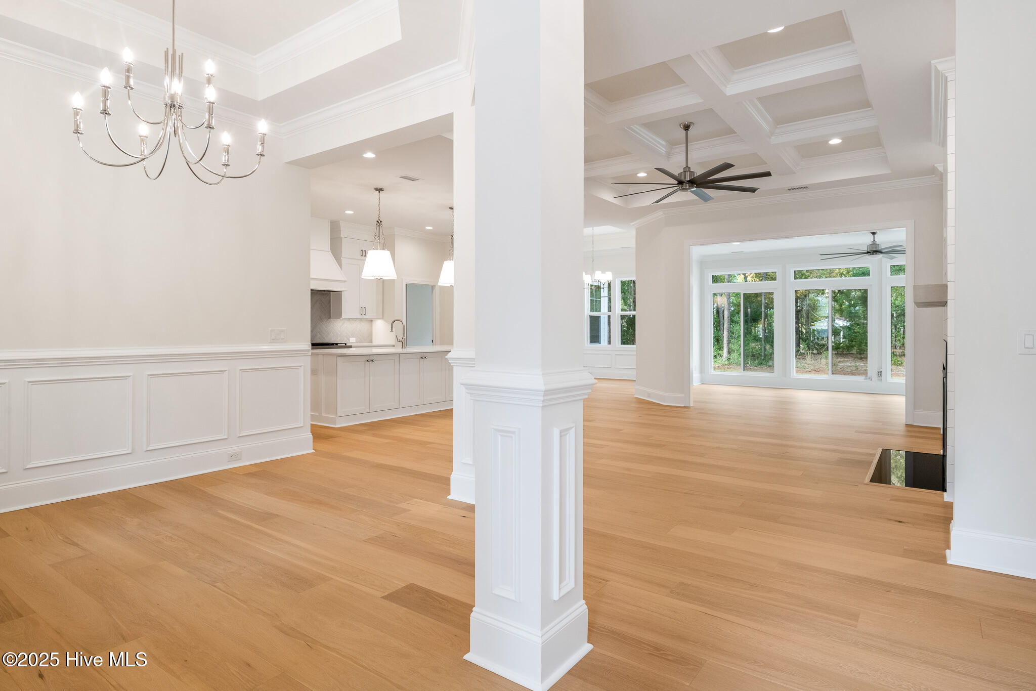 100535512 | Photo 12