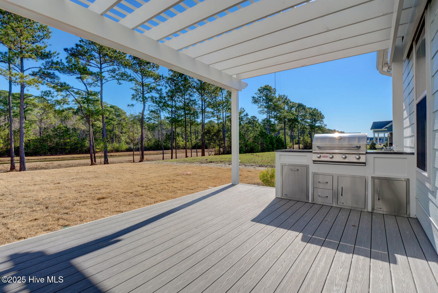 100545605 | Photo 47