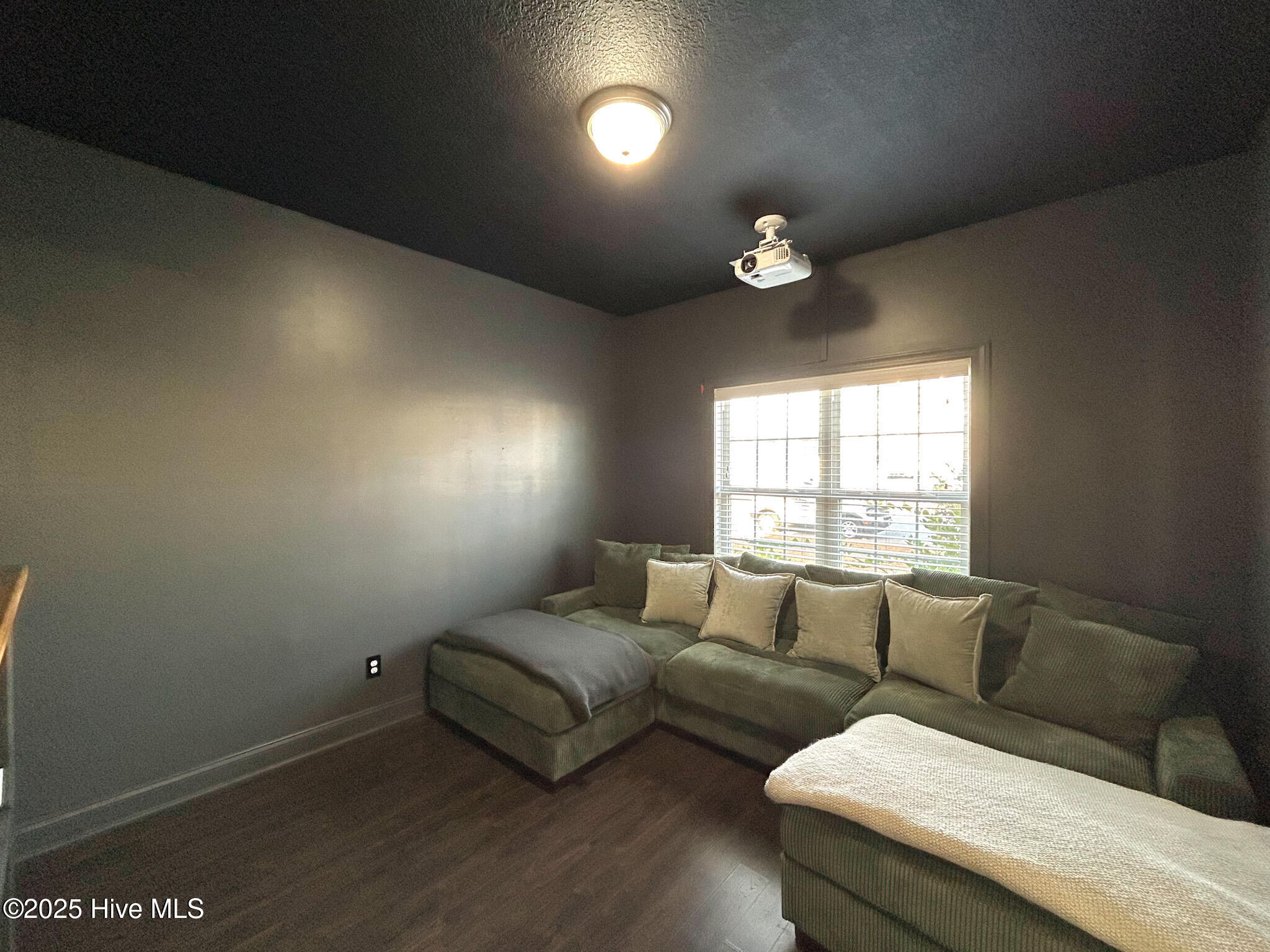 100545888 | Photo 13