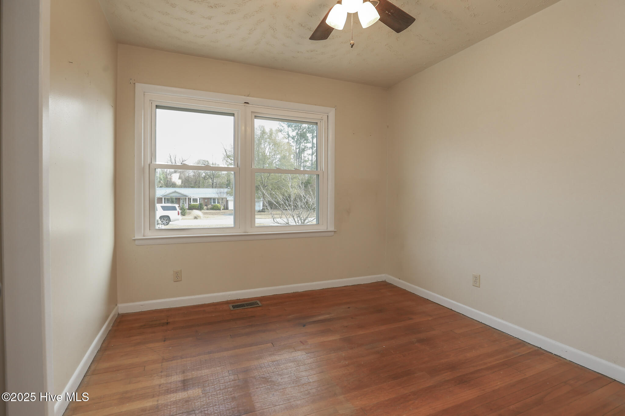 100553205 | Photo 21