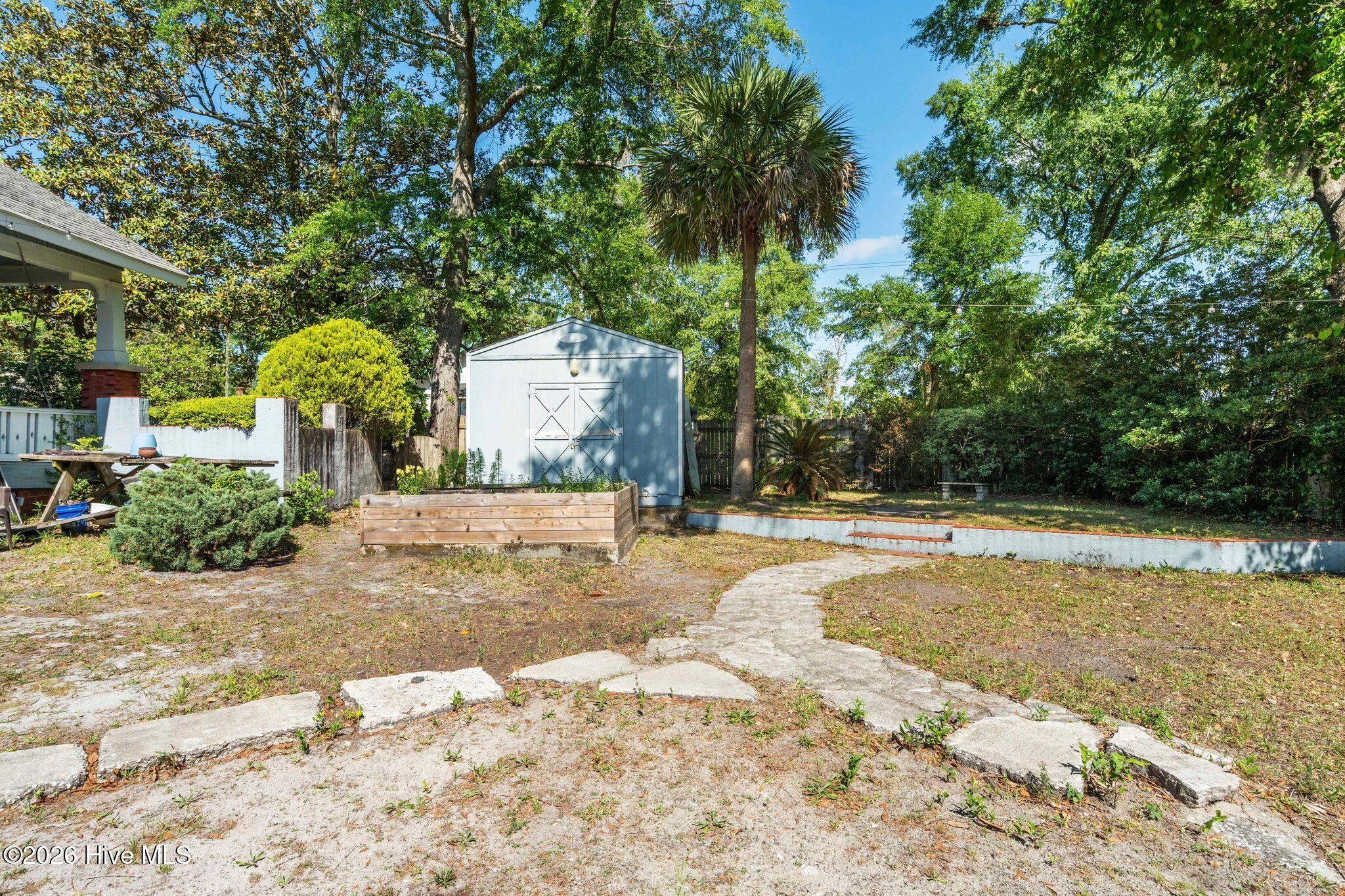 100570327 | Photo 68