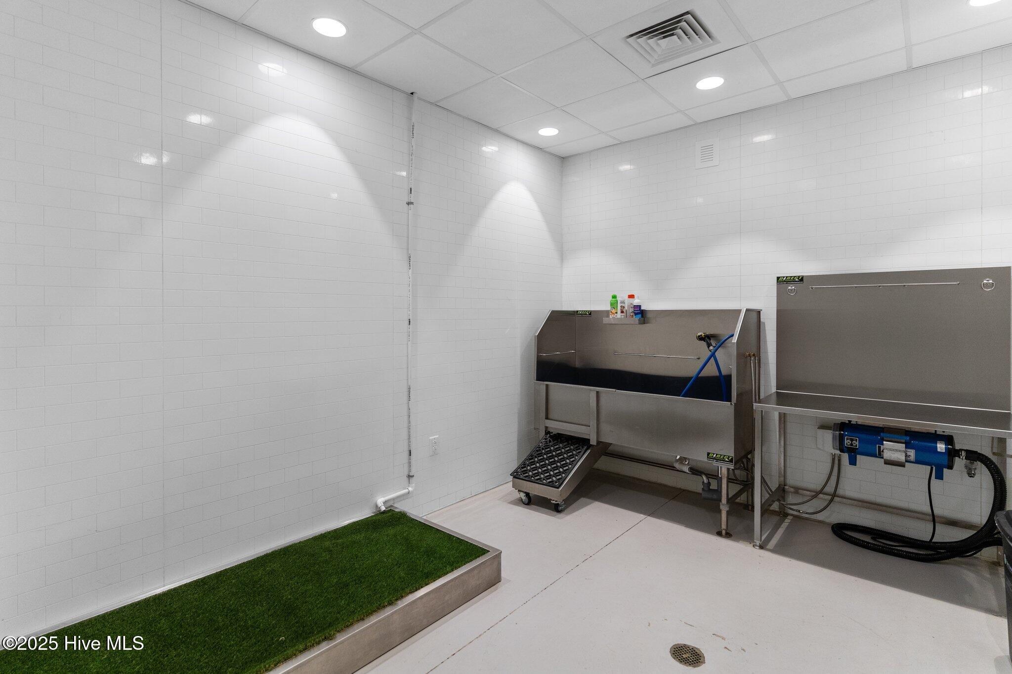 100529175 | Photo 43