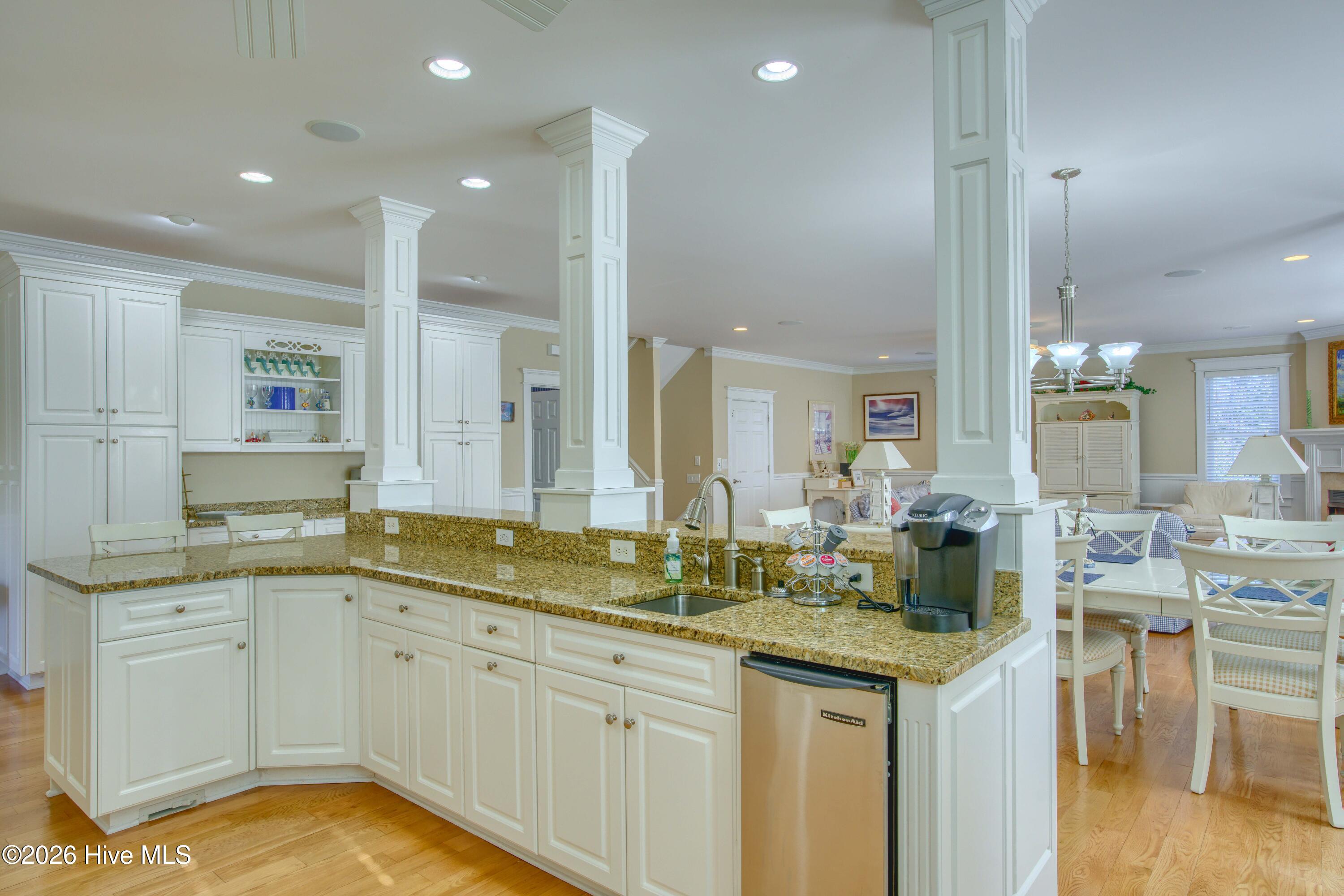 100549111 | Photo 41