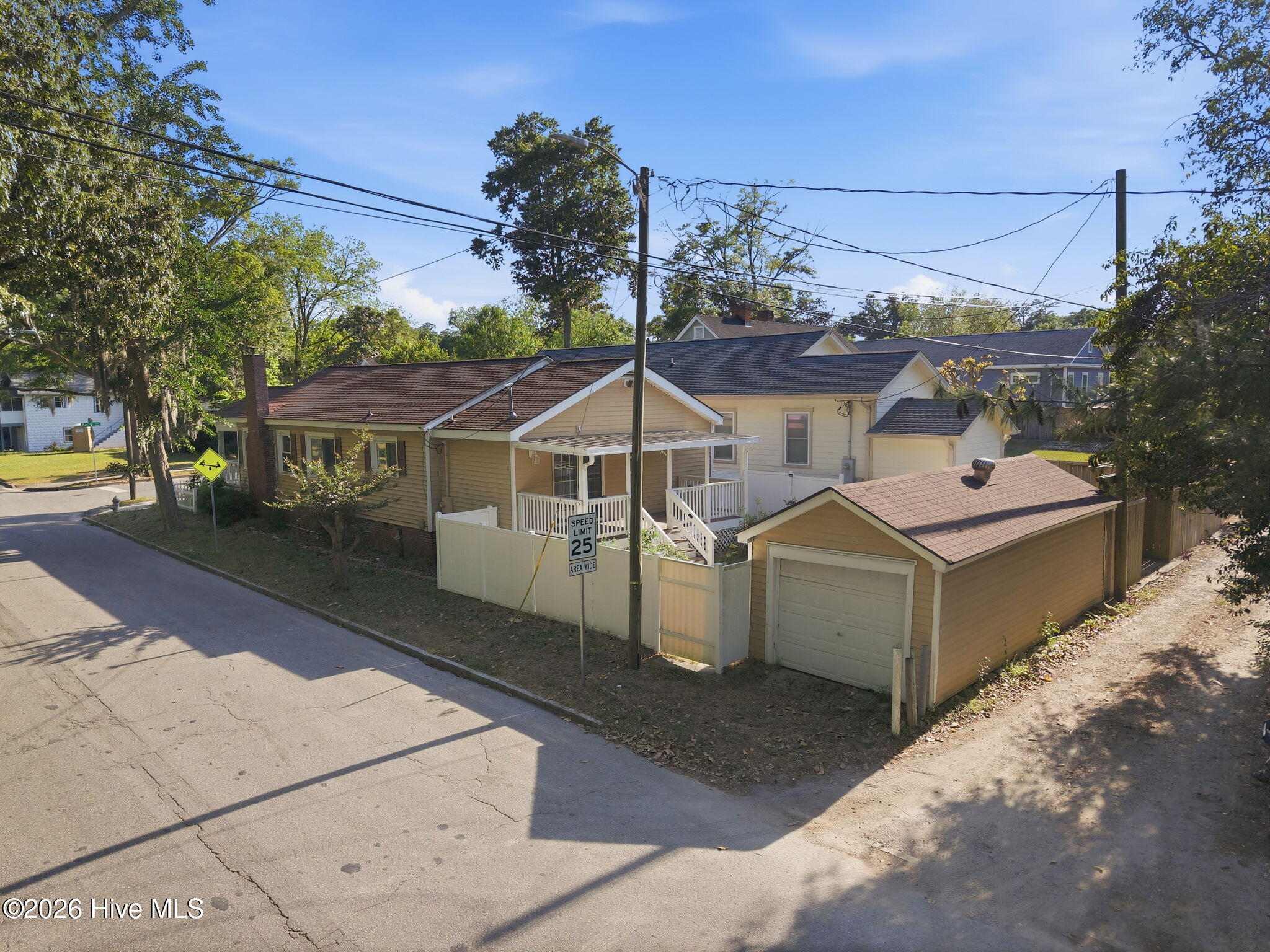 100569211 | Photo 27