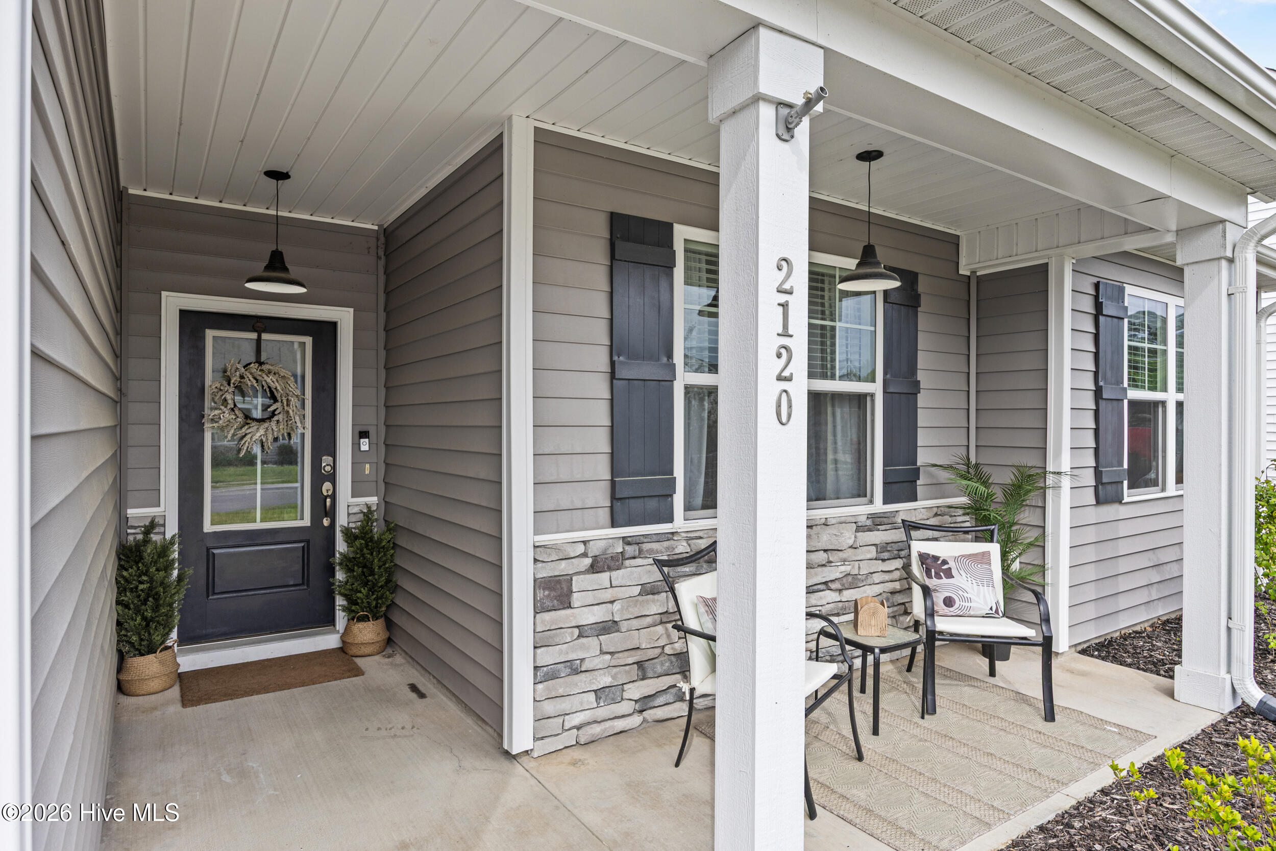 100565874 | Photo 26