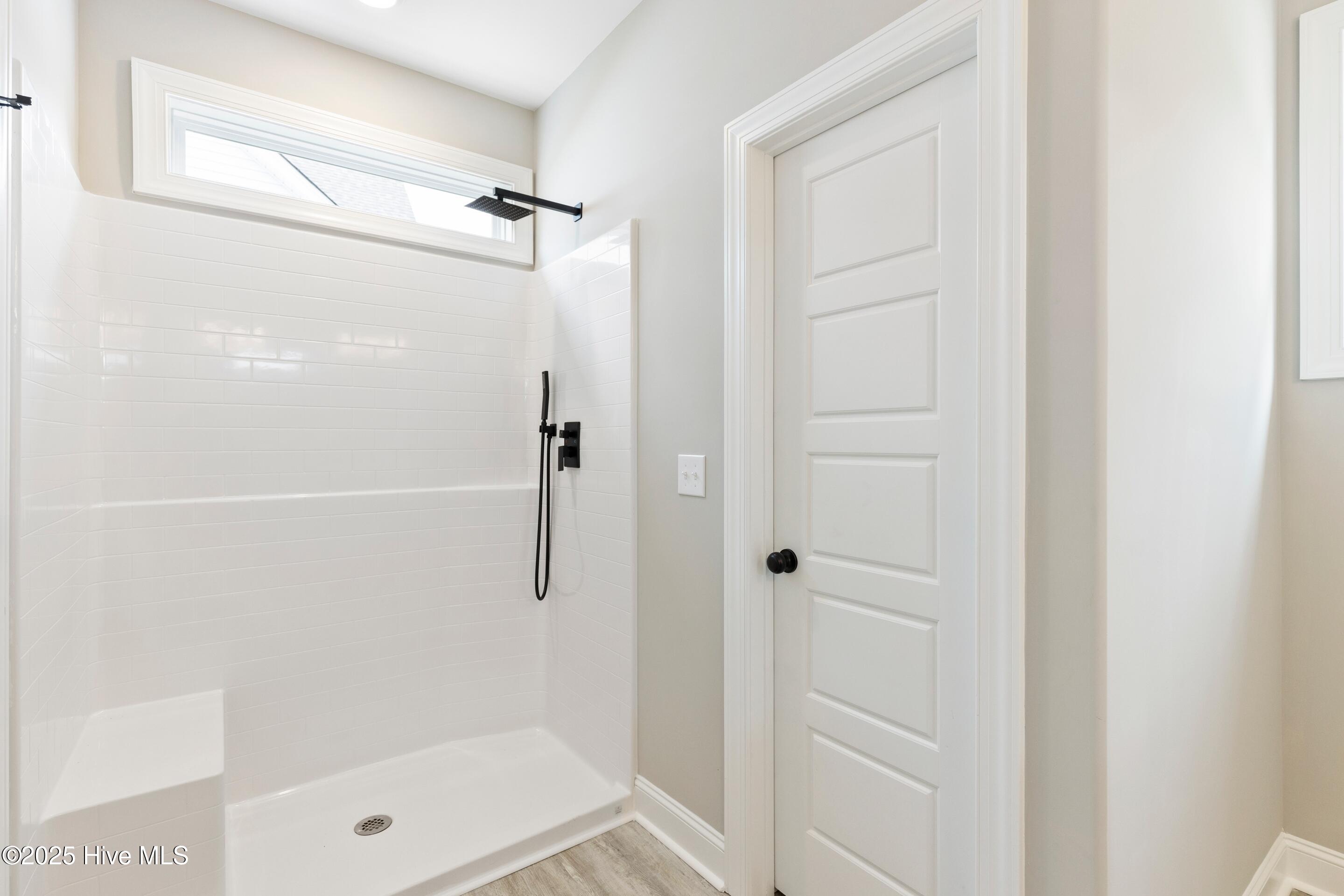 100524111 | Photo 35