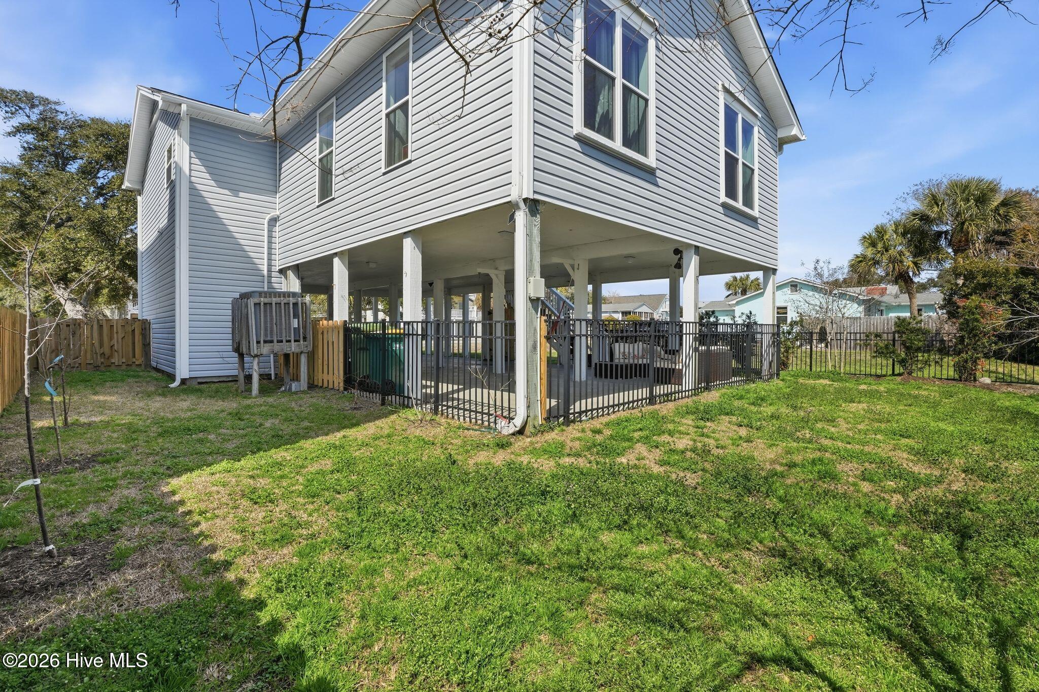 100558561 | Photo 53