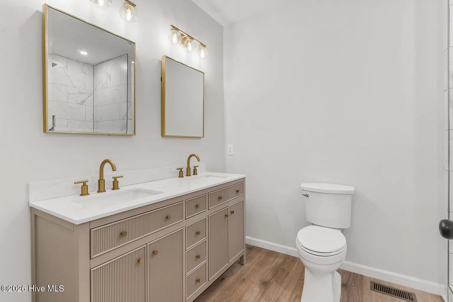 100569106 | Photo 25