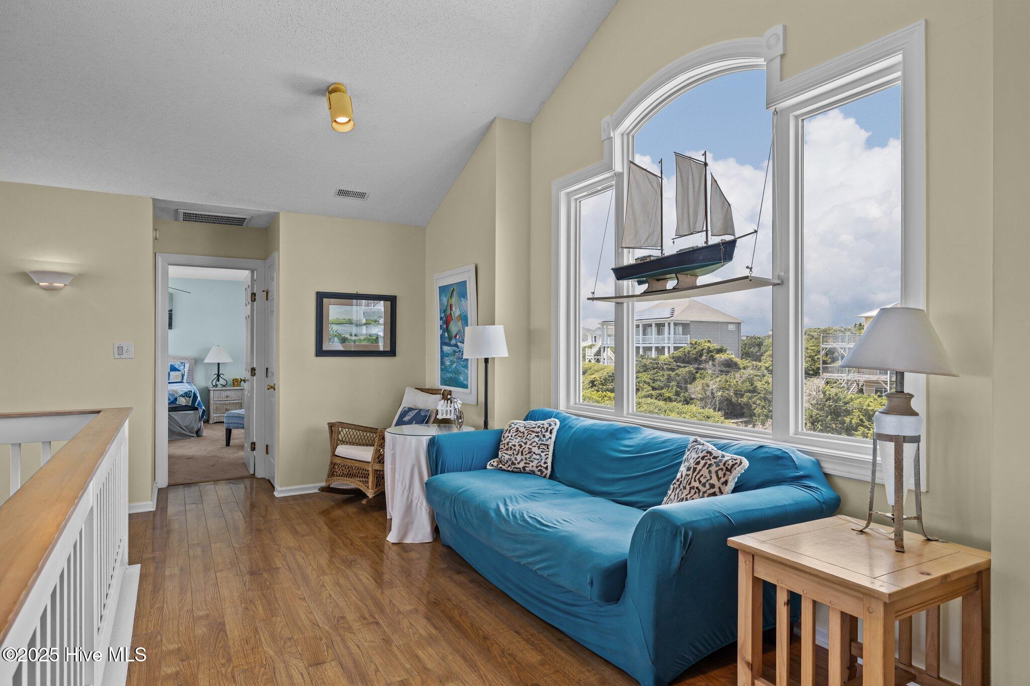 100515431 | Photo 13