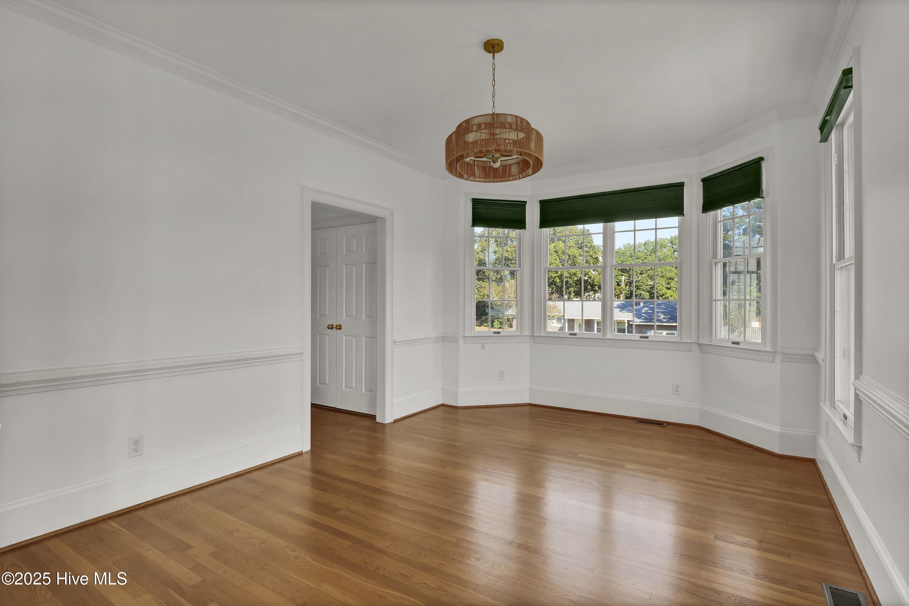 100540971 | Photo 12