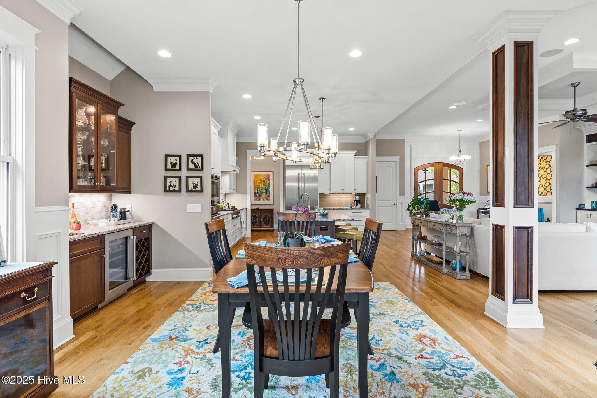 100562401 | Photo 39