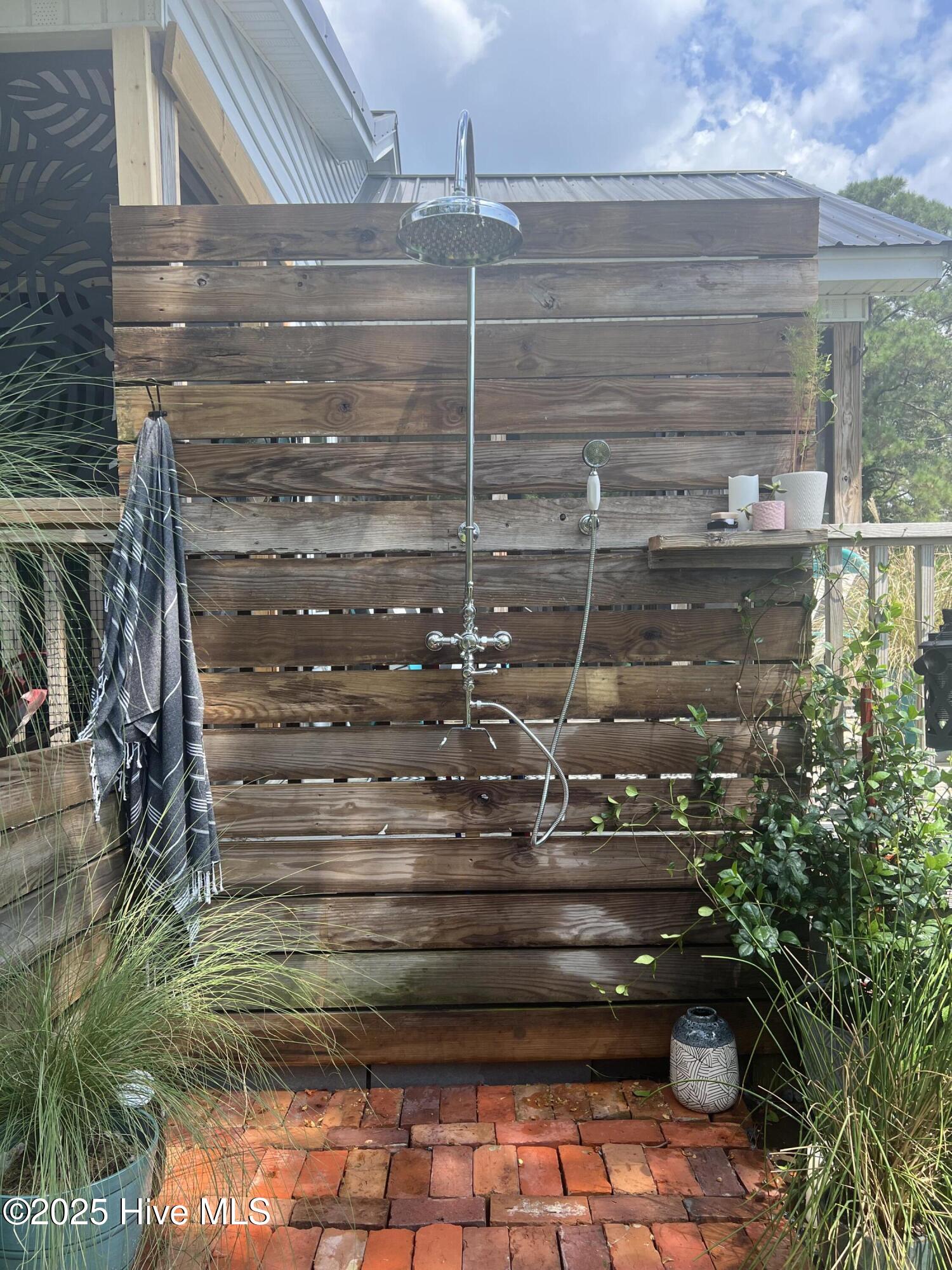 100497695 | Photo 47