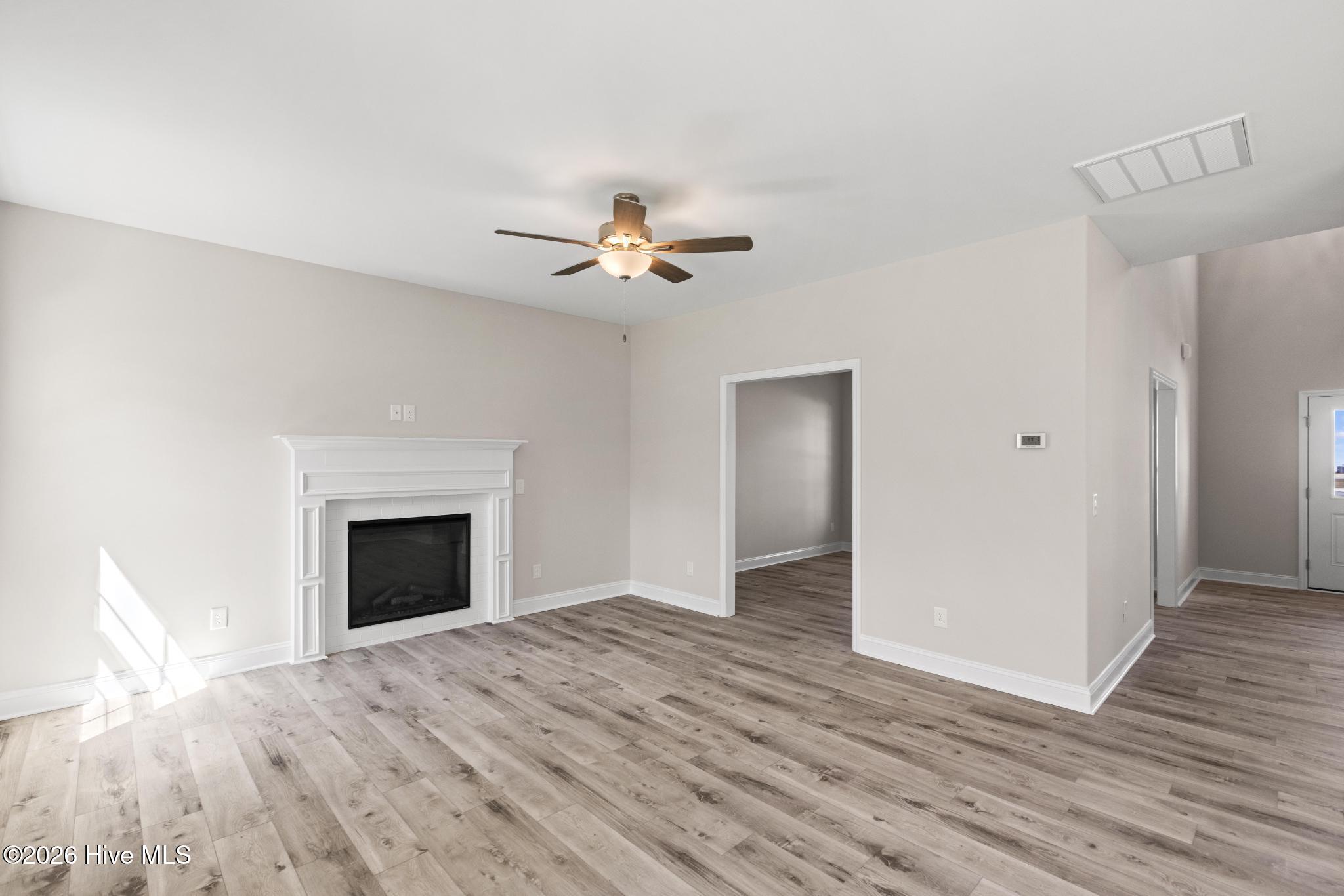 100544649 | Photo 14