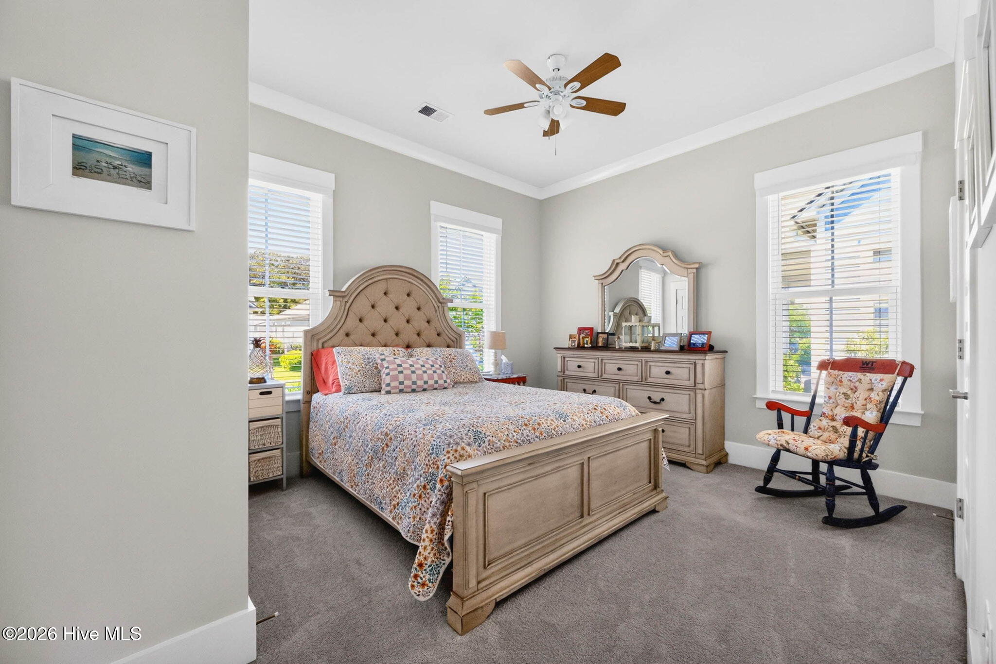 100567275 | Photo 13