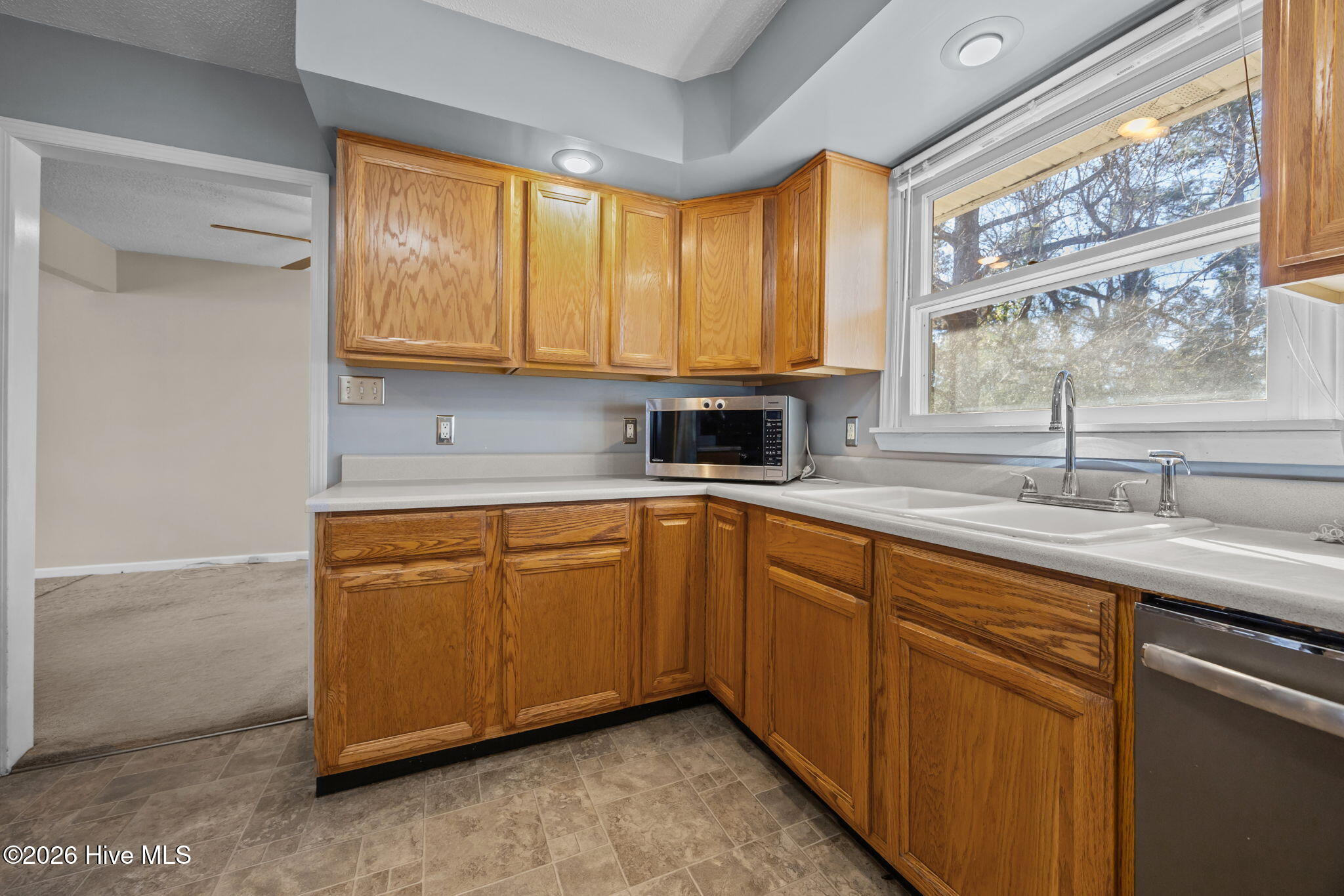 100548233 | Photo 20