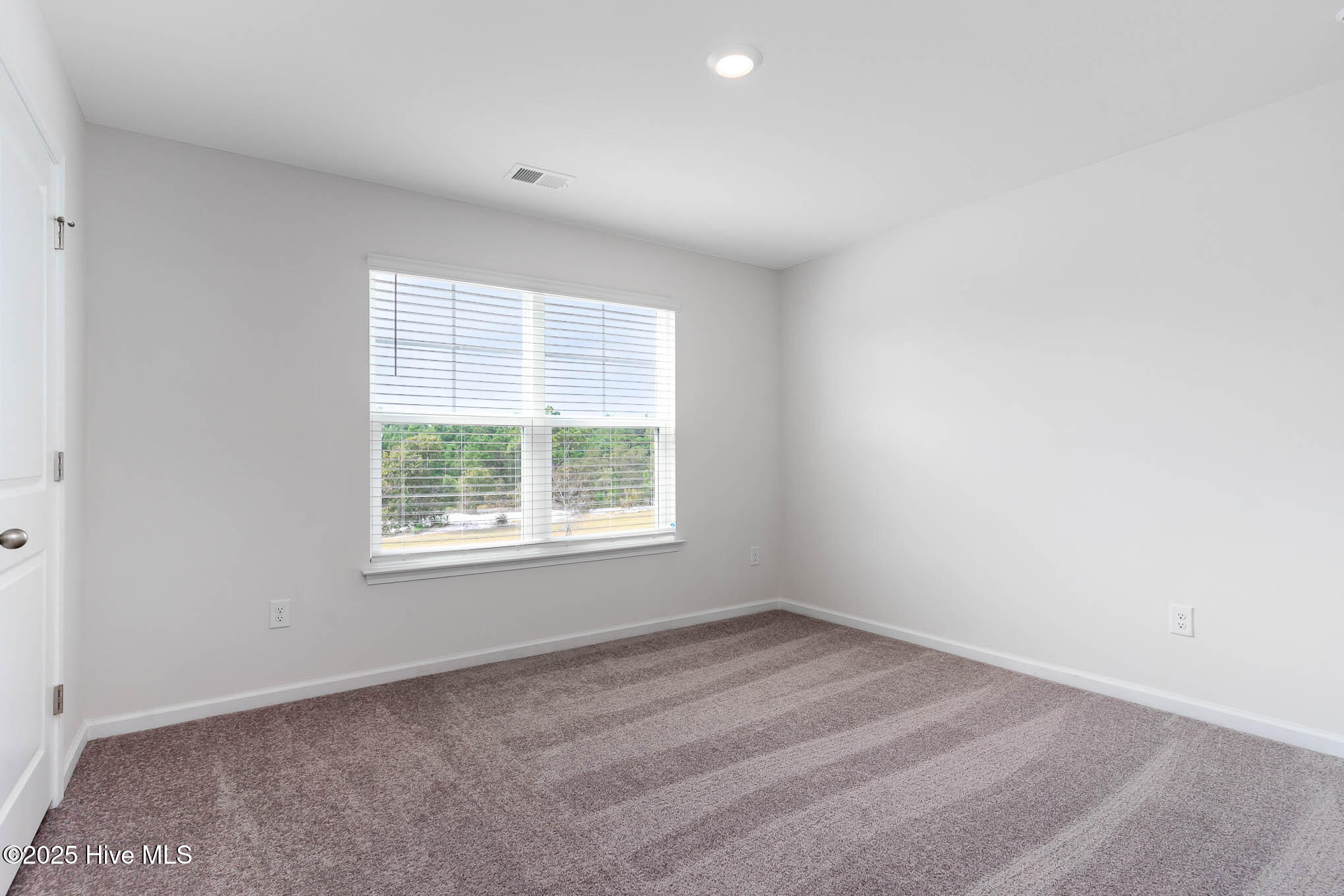 100550213 | Photo 33