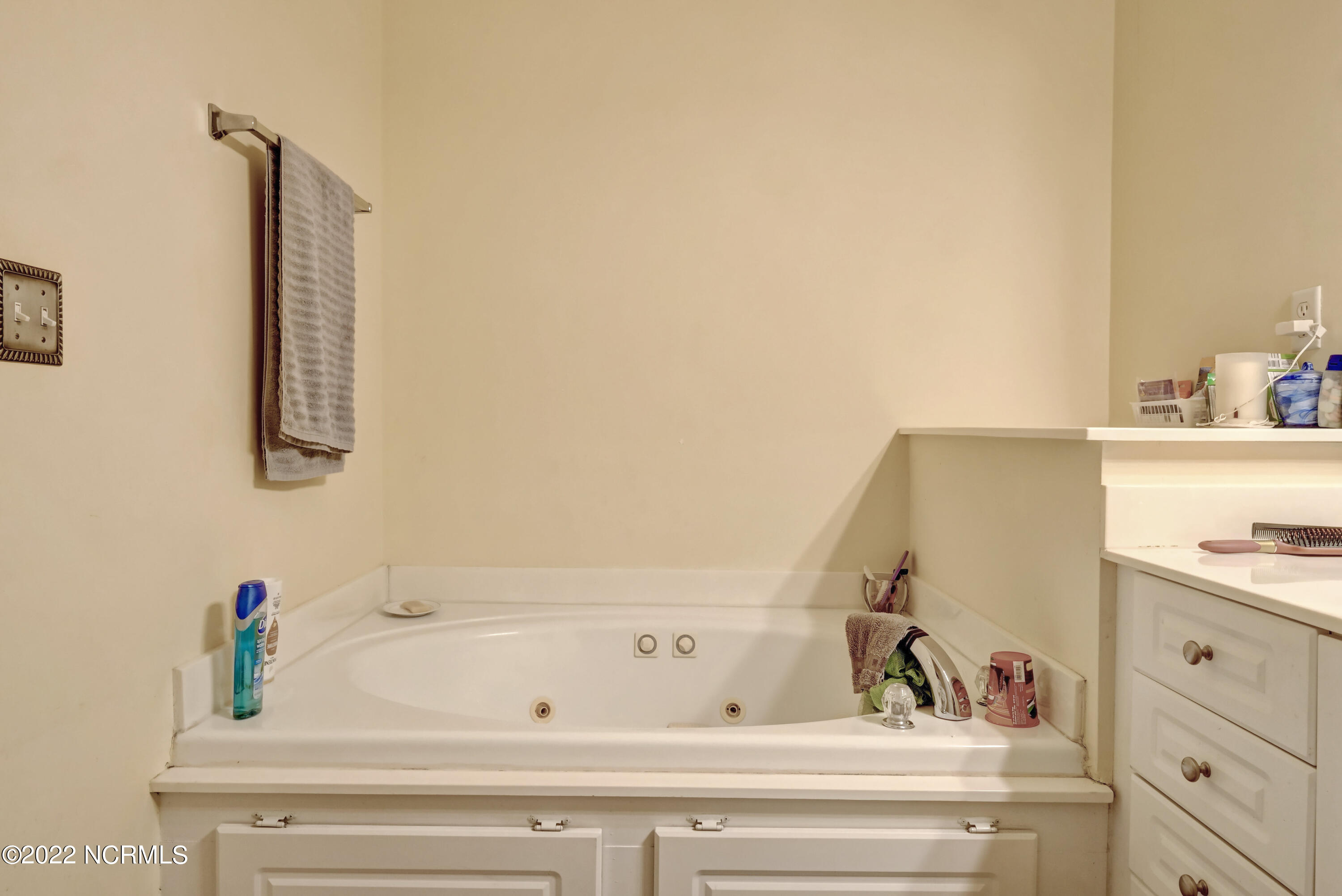 100550235 | Photo 26