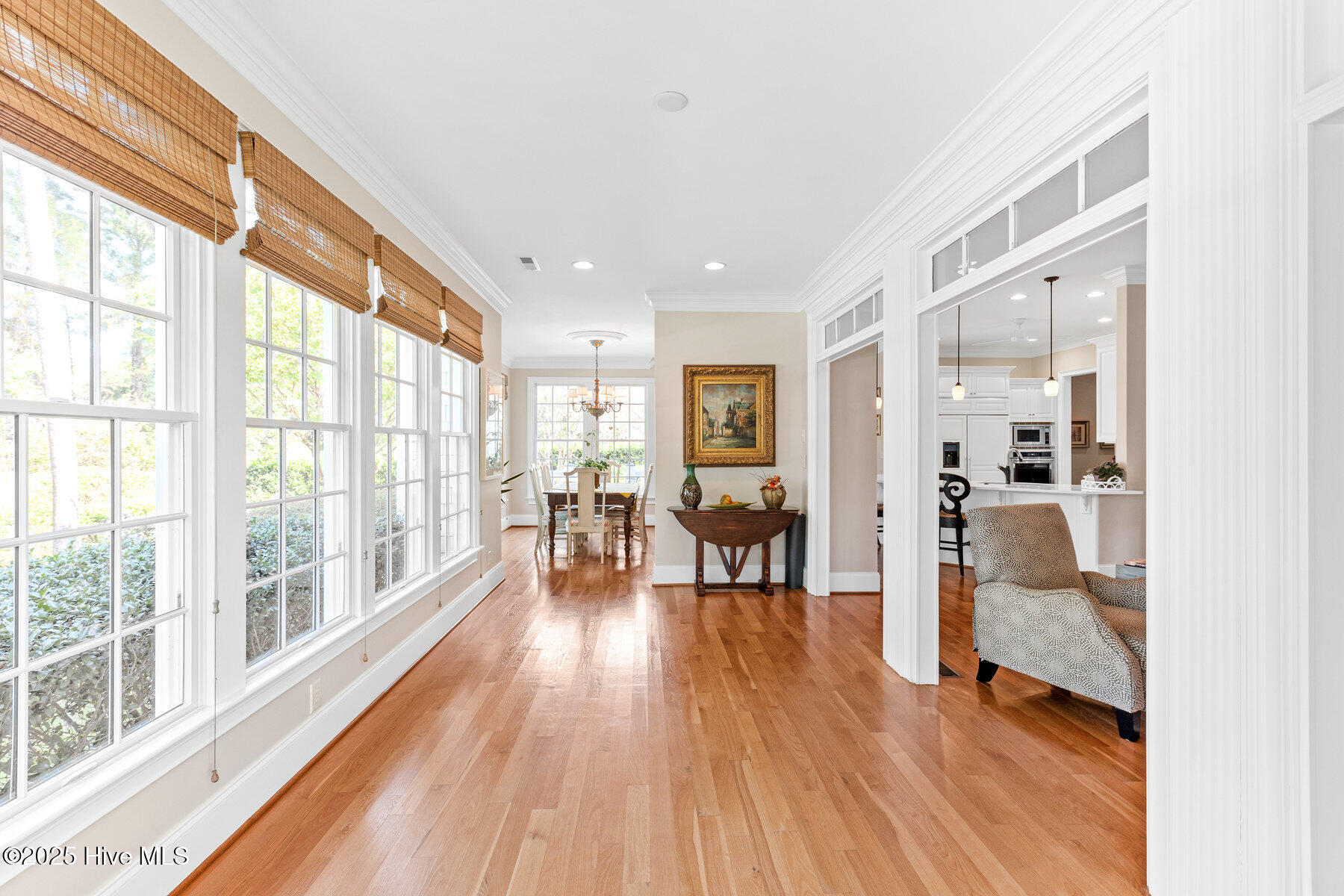 100535740 | Photo 11