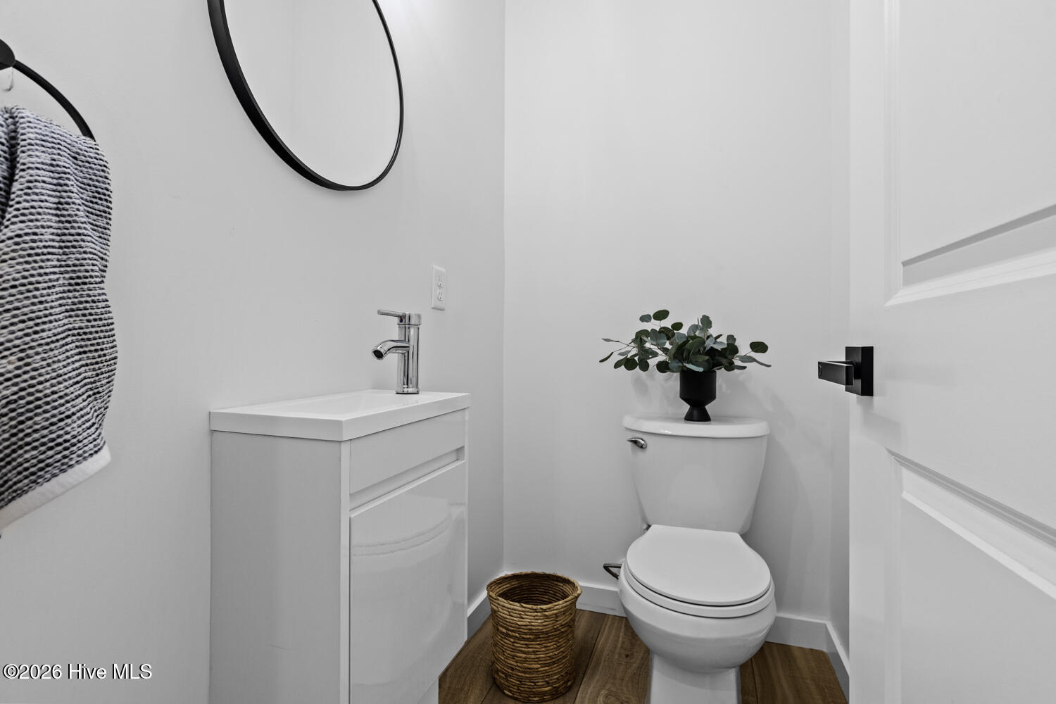 100550800 | Photo 14