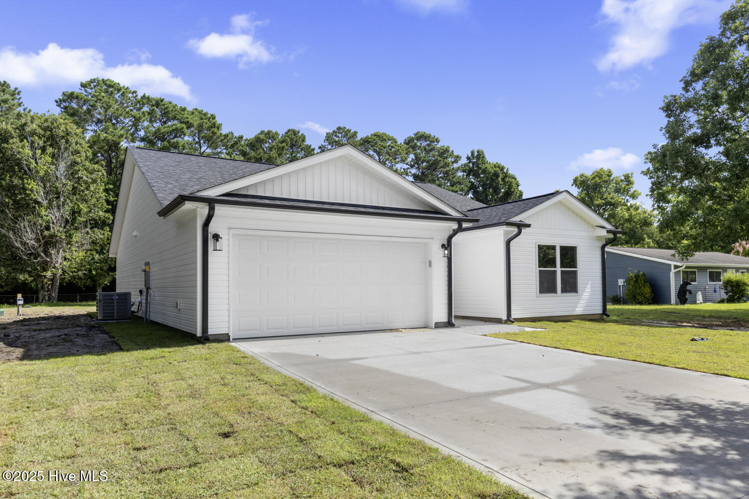 313 Pinewood Drive, Jacksonville, NC 28546 – photo 3: Front