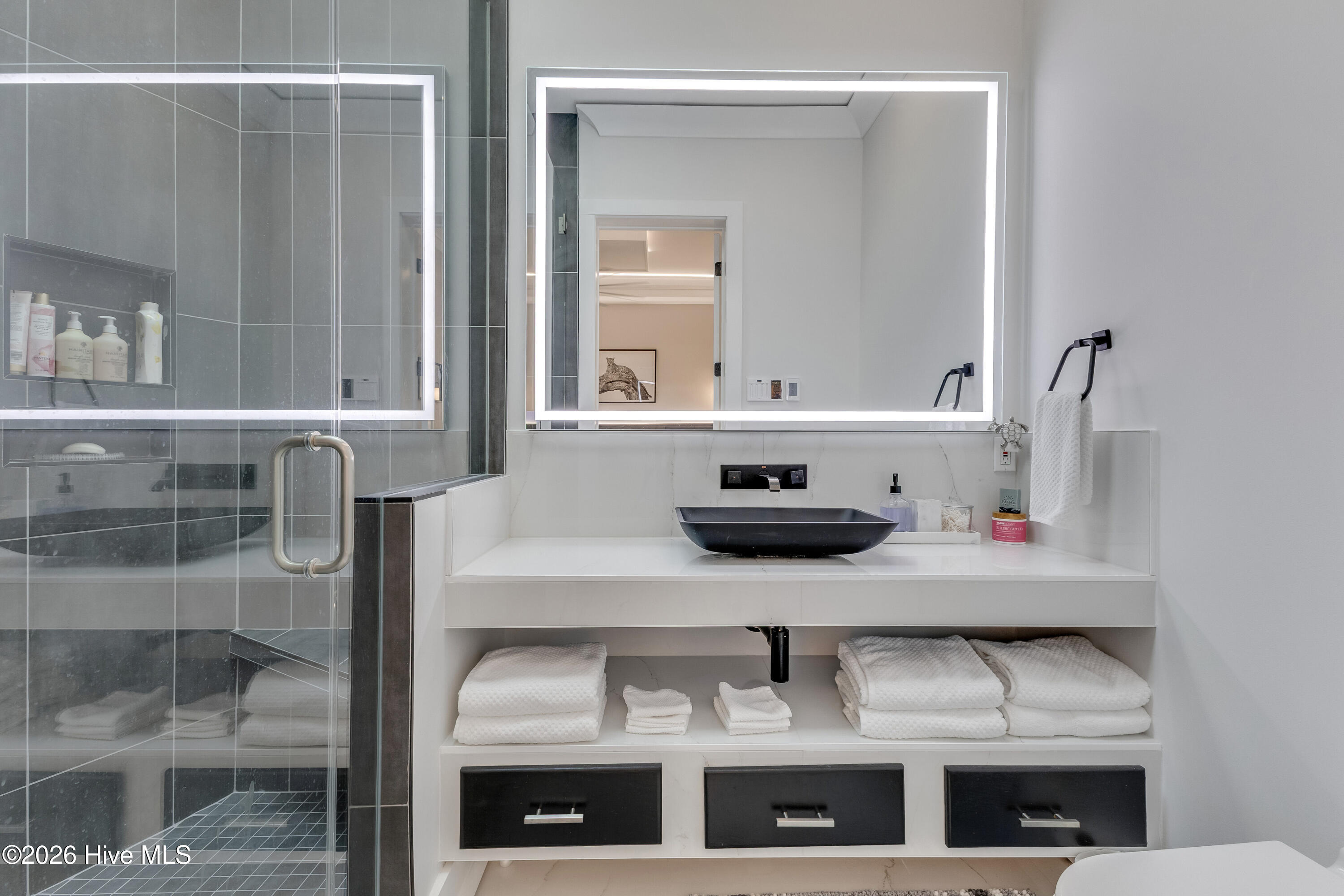 100559856 | Photo 49