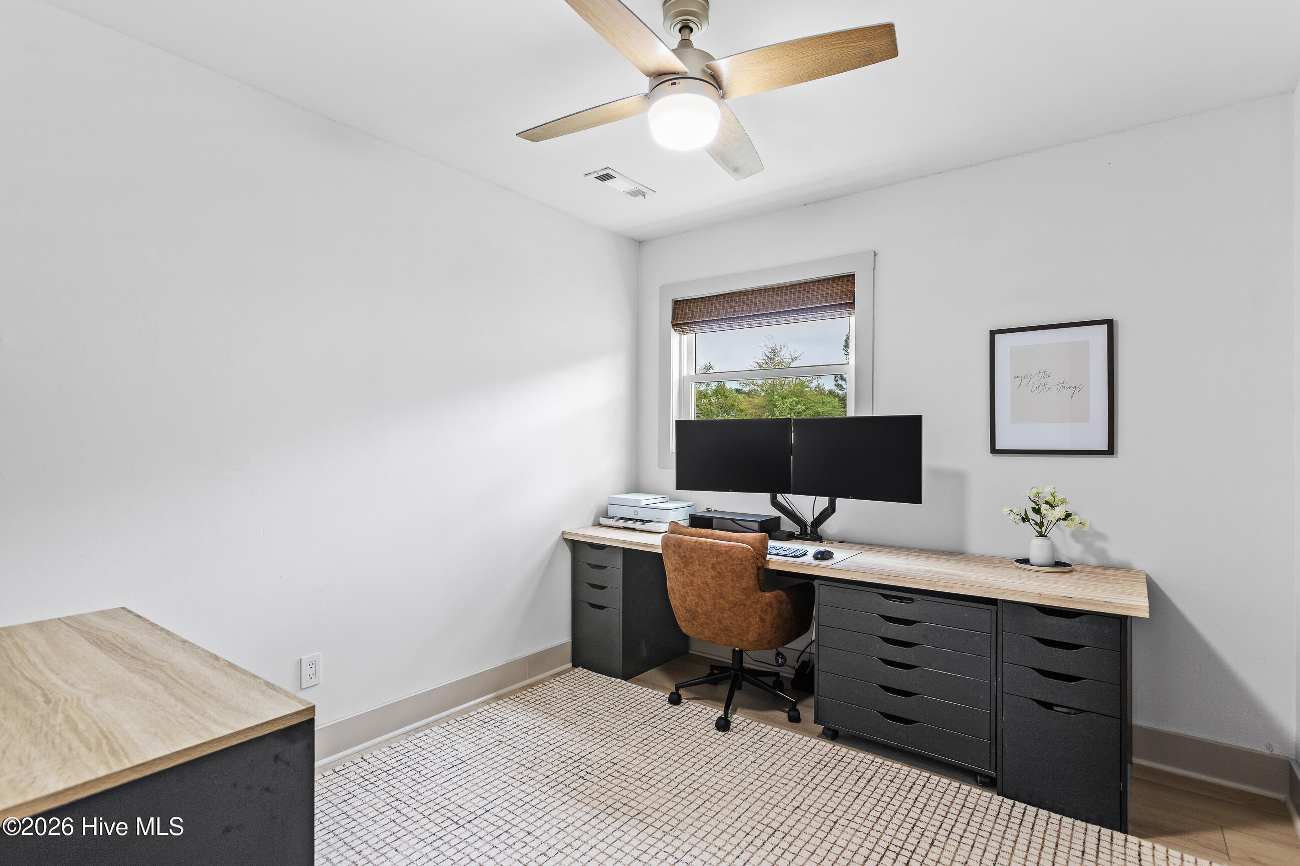 100566396 | Photo 19