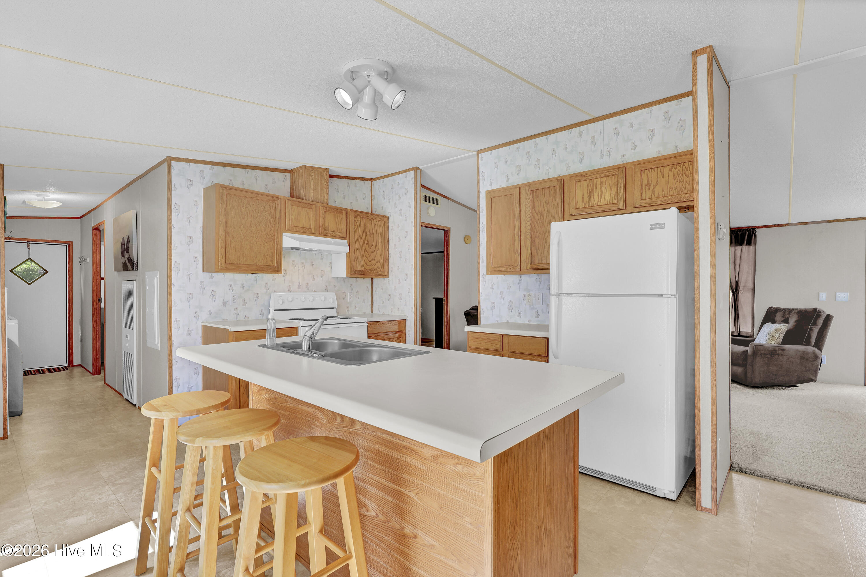 100564318 | Photo 15