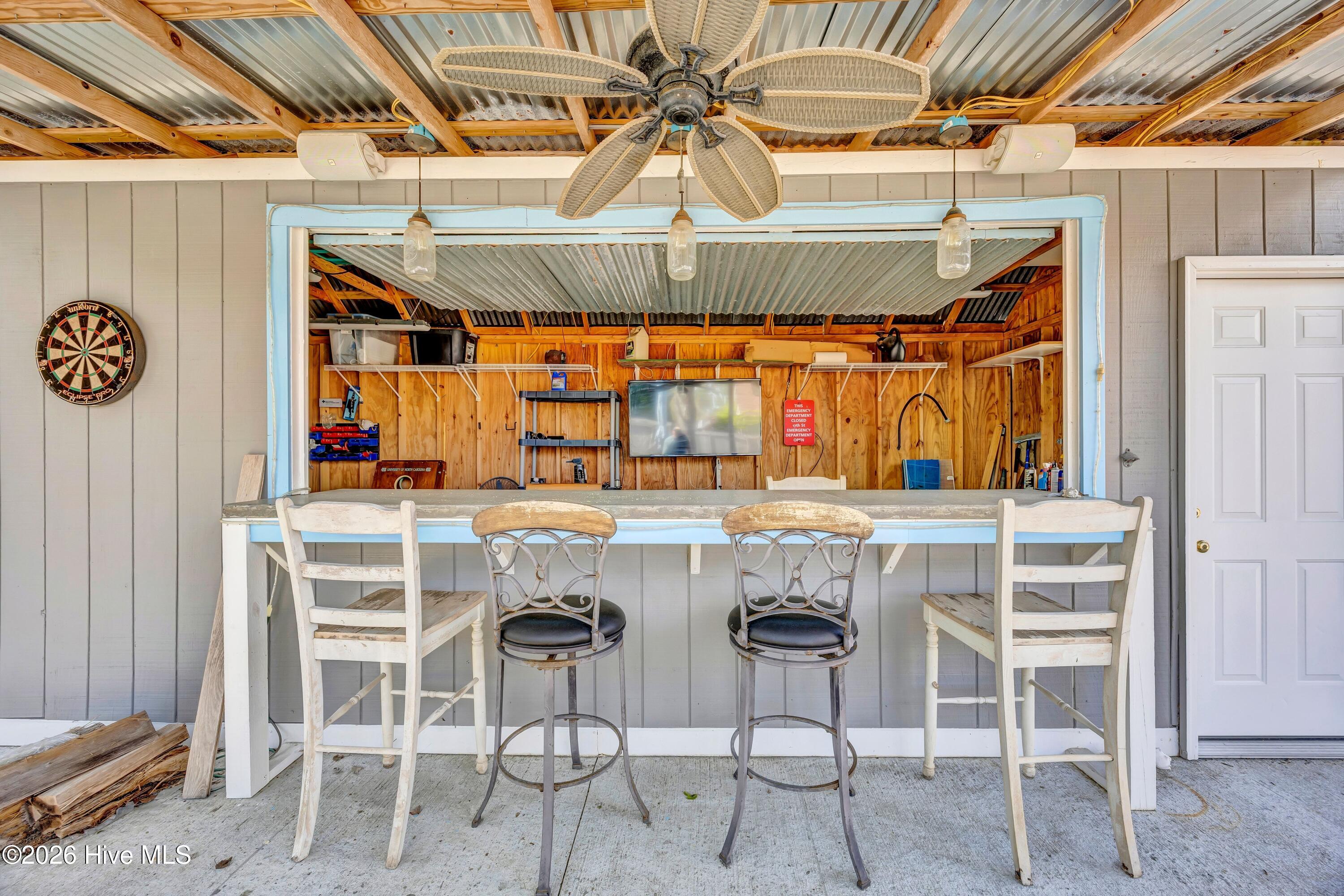 100565343 | Photo 31