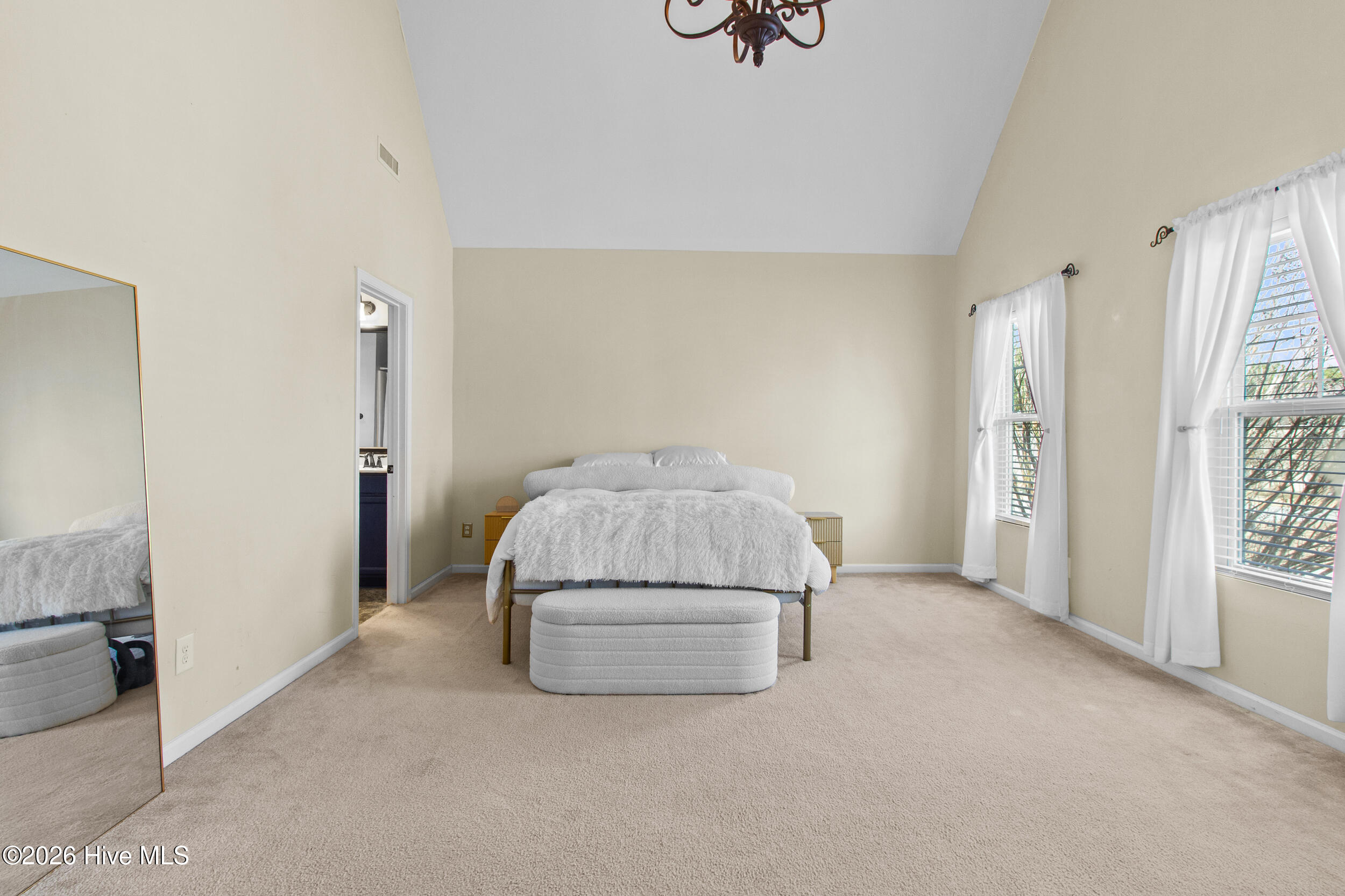 100554579 | Photo 28