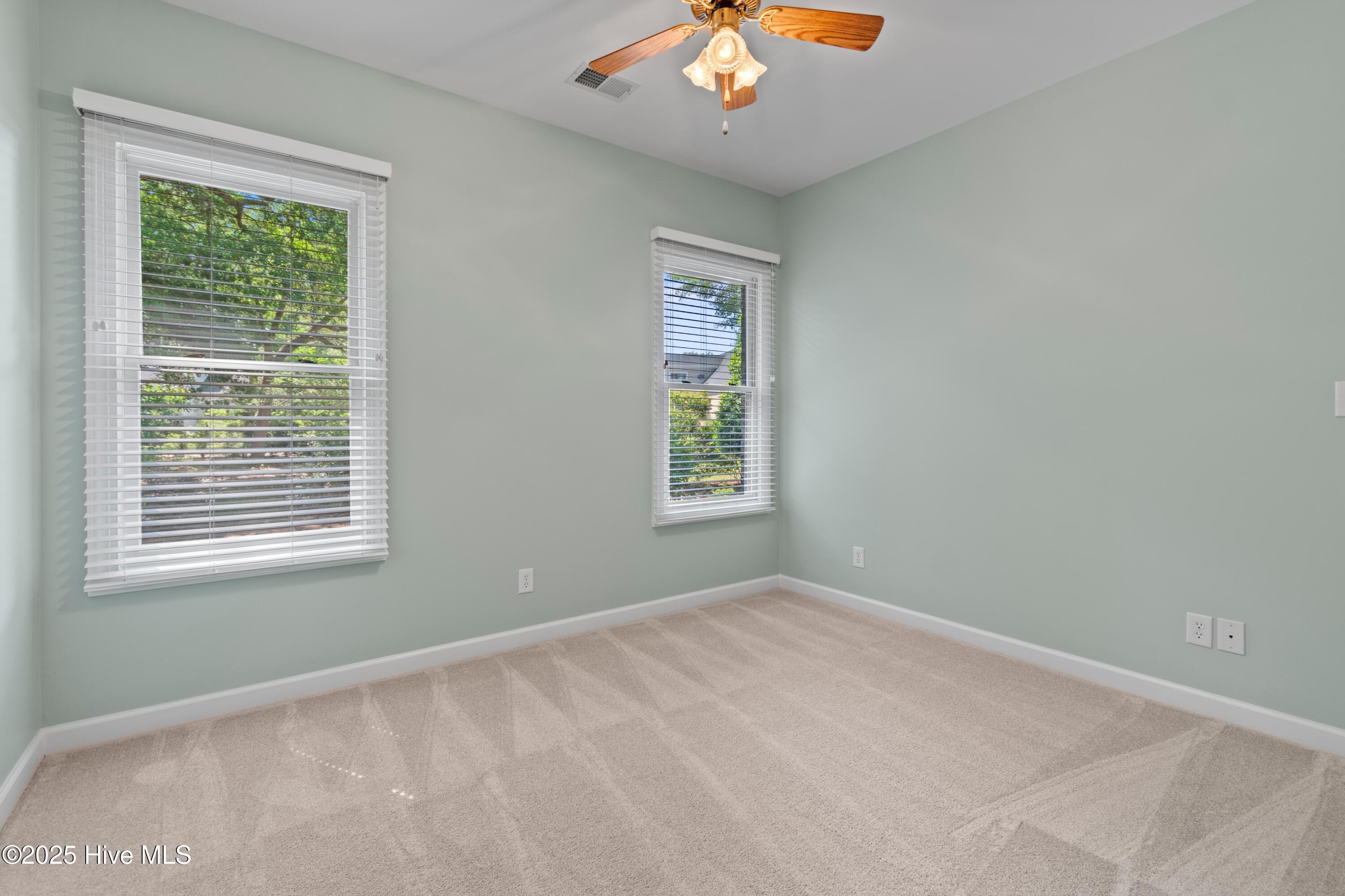 100509392 | Photo 43