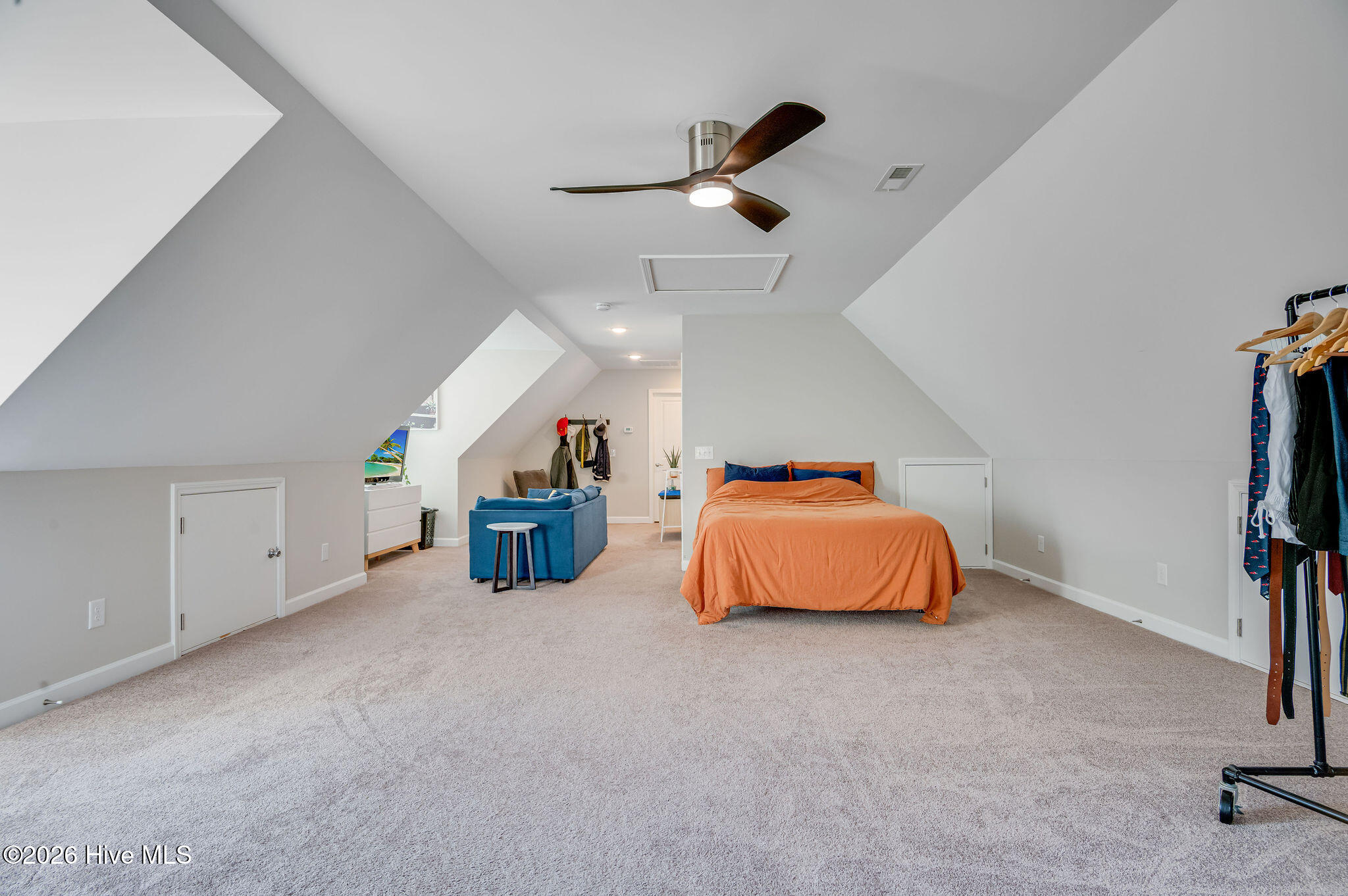 100559948 | Photo 35