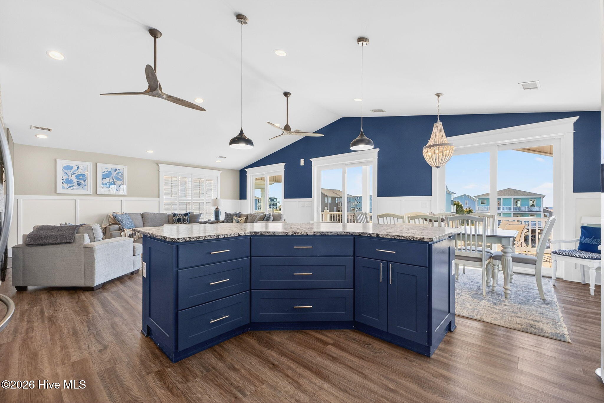 100554481 | Photo 10