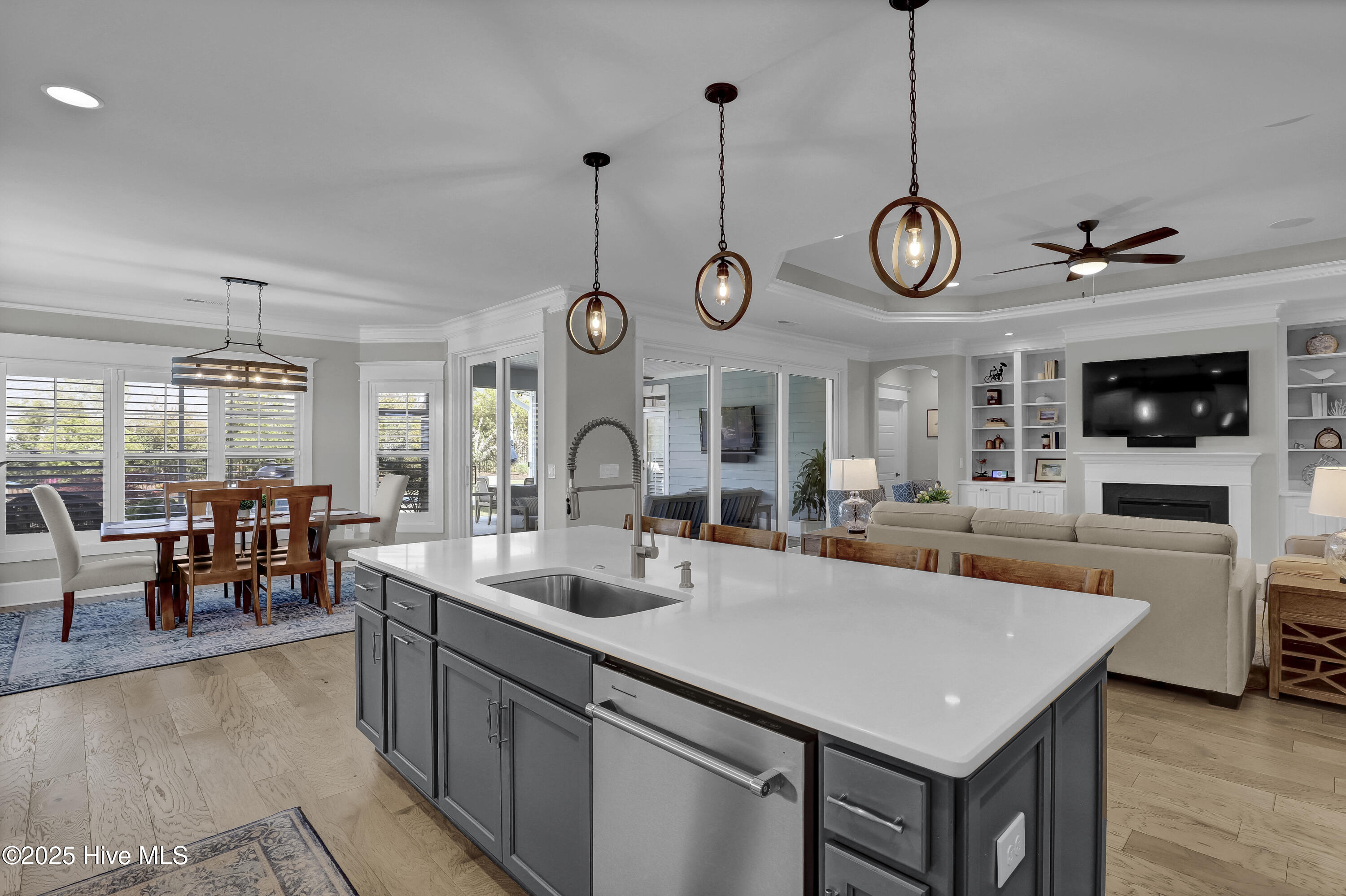 100557046 | Photo 13