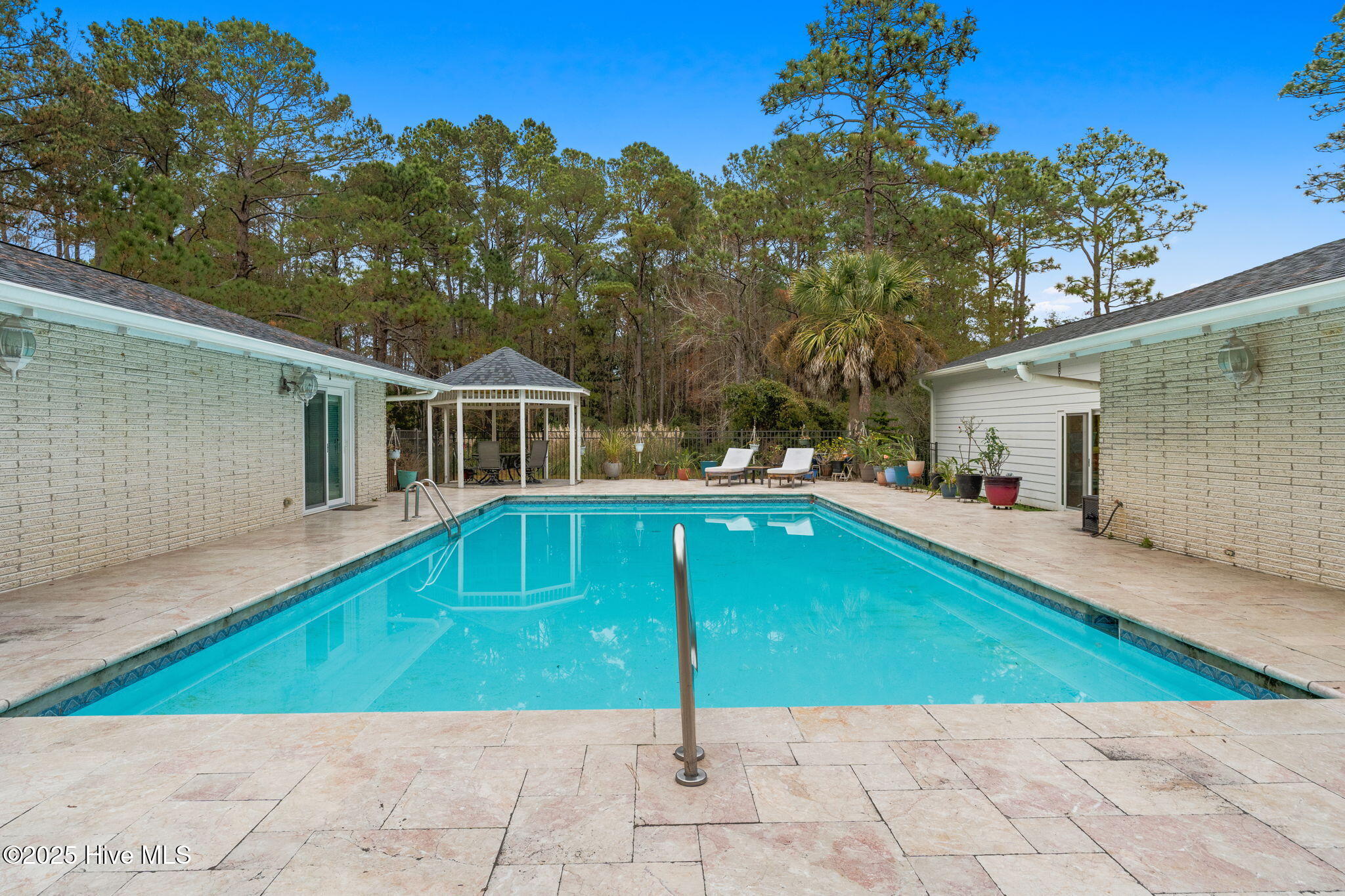 100544236 | Photo 26