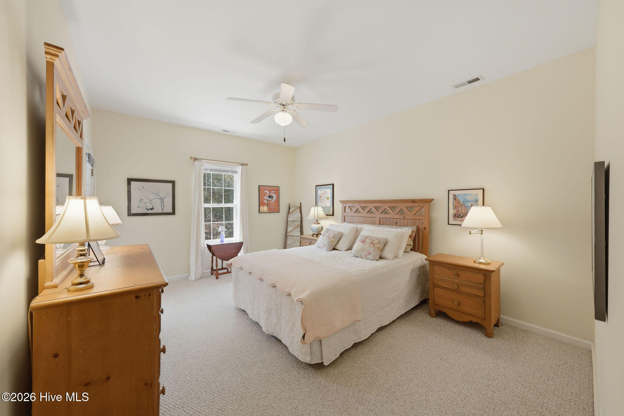 100560993 | Photo 26