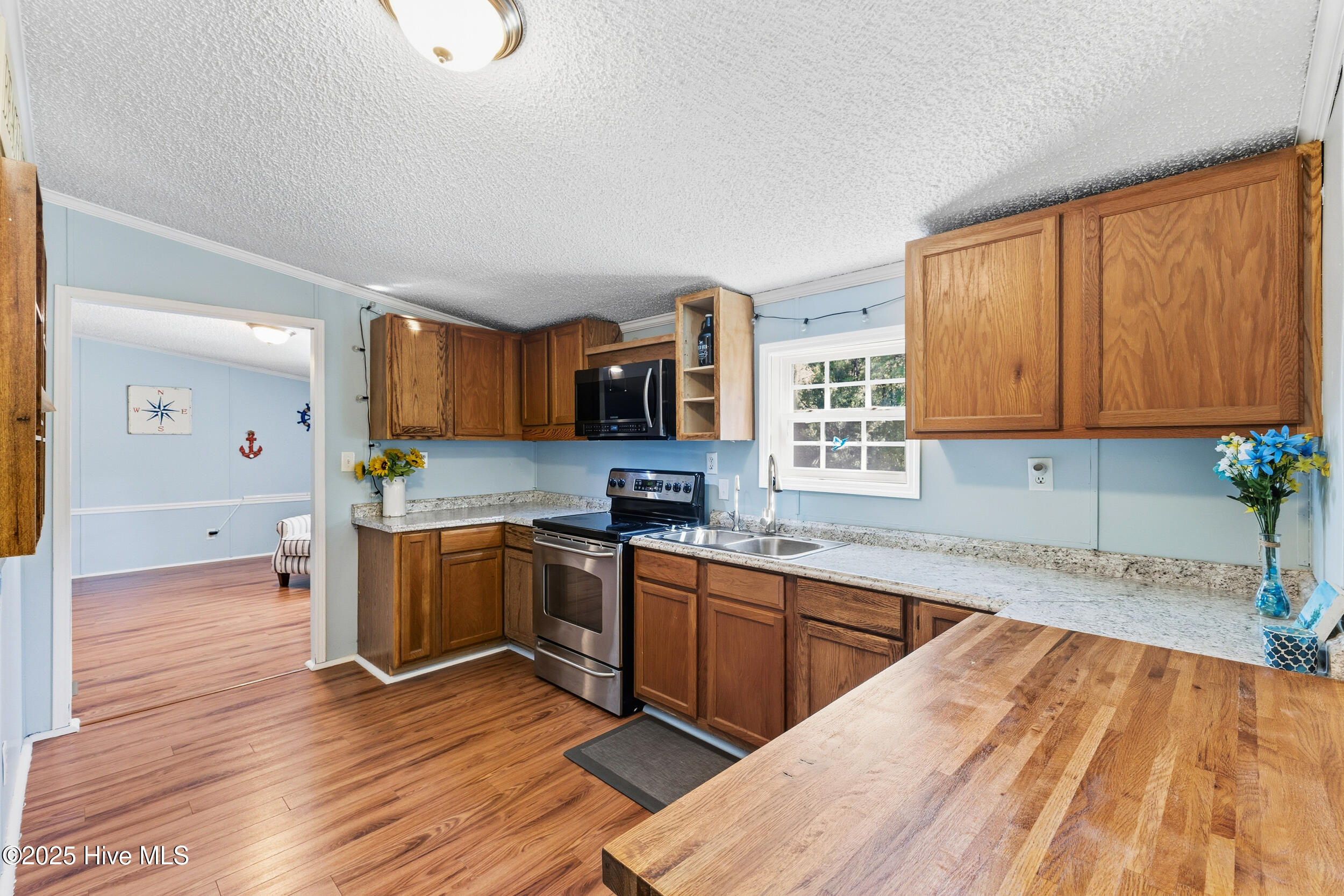 100536494 | Photo 12