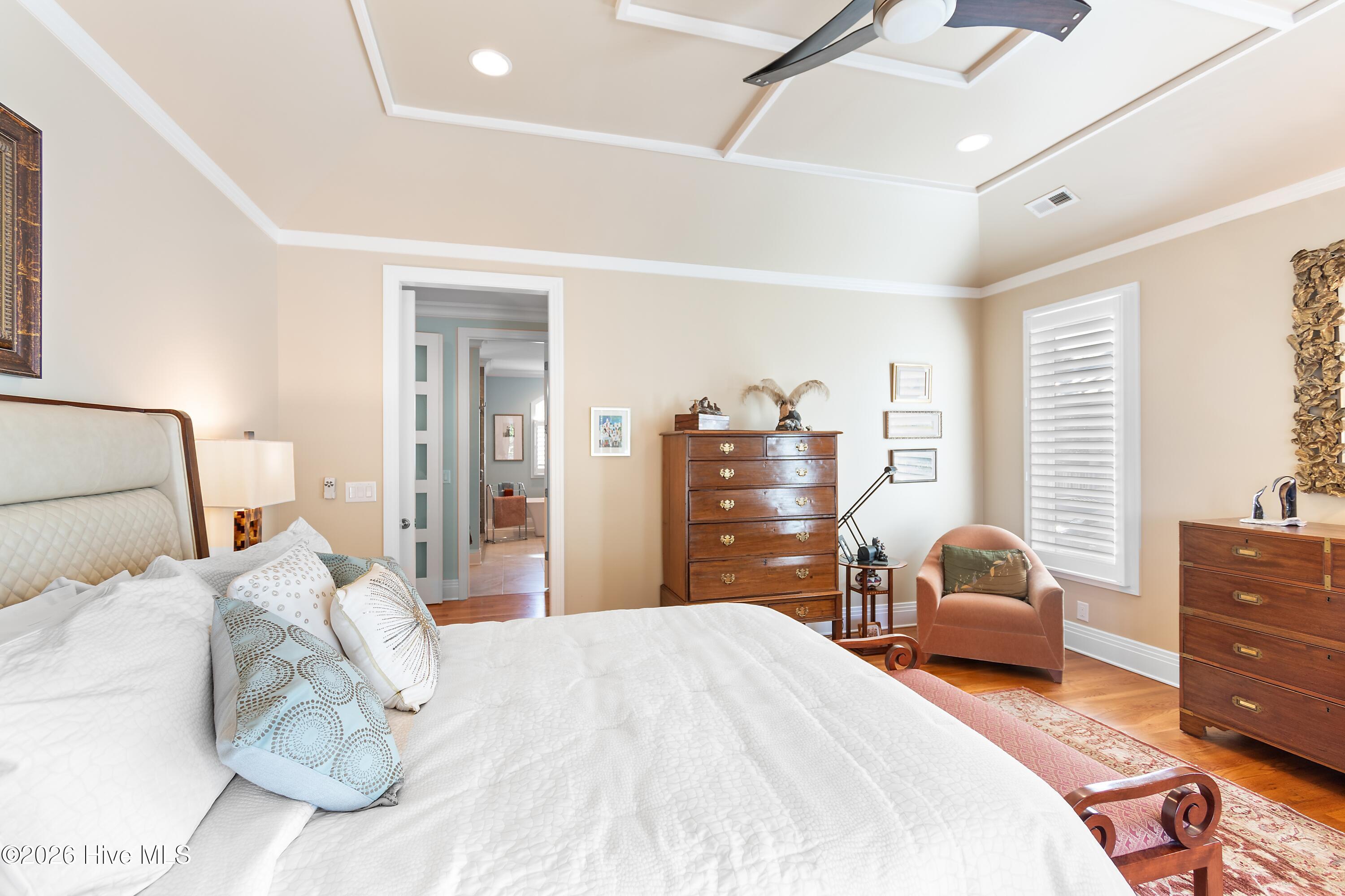 100549658 | Photo 37