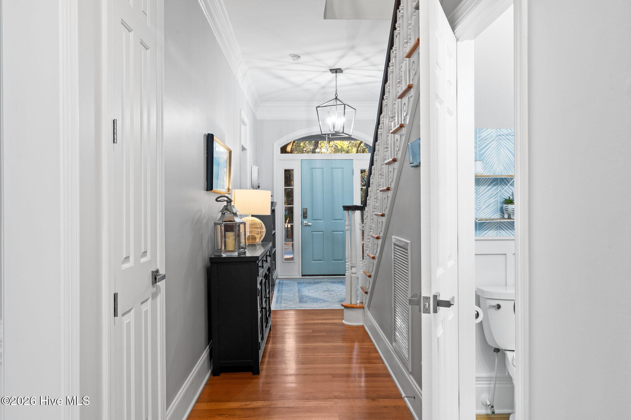 100549864 | Photo 26